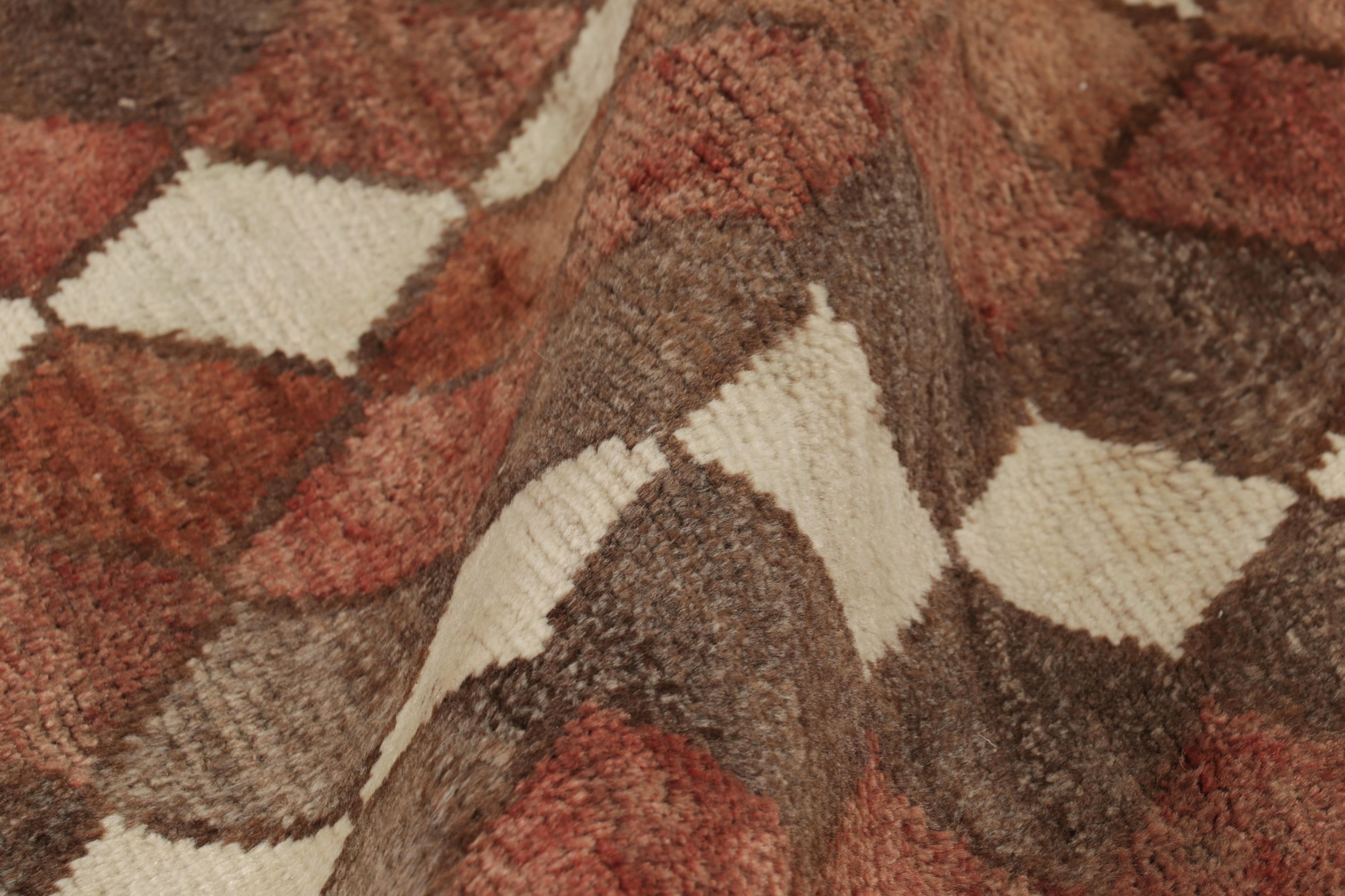 Gabbeh persan vintage, marron et beige avec motifs de diamants - Rug & Kilim en vente 1