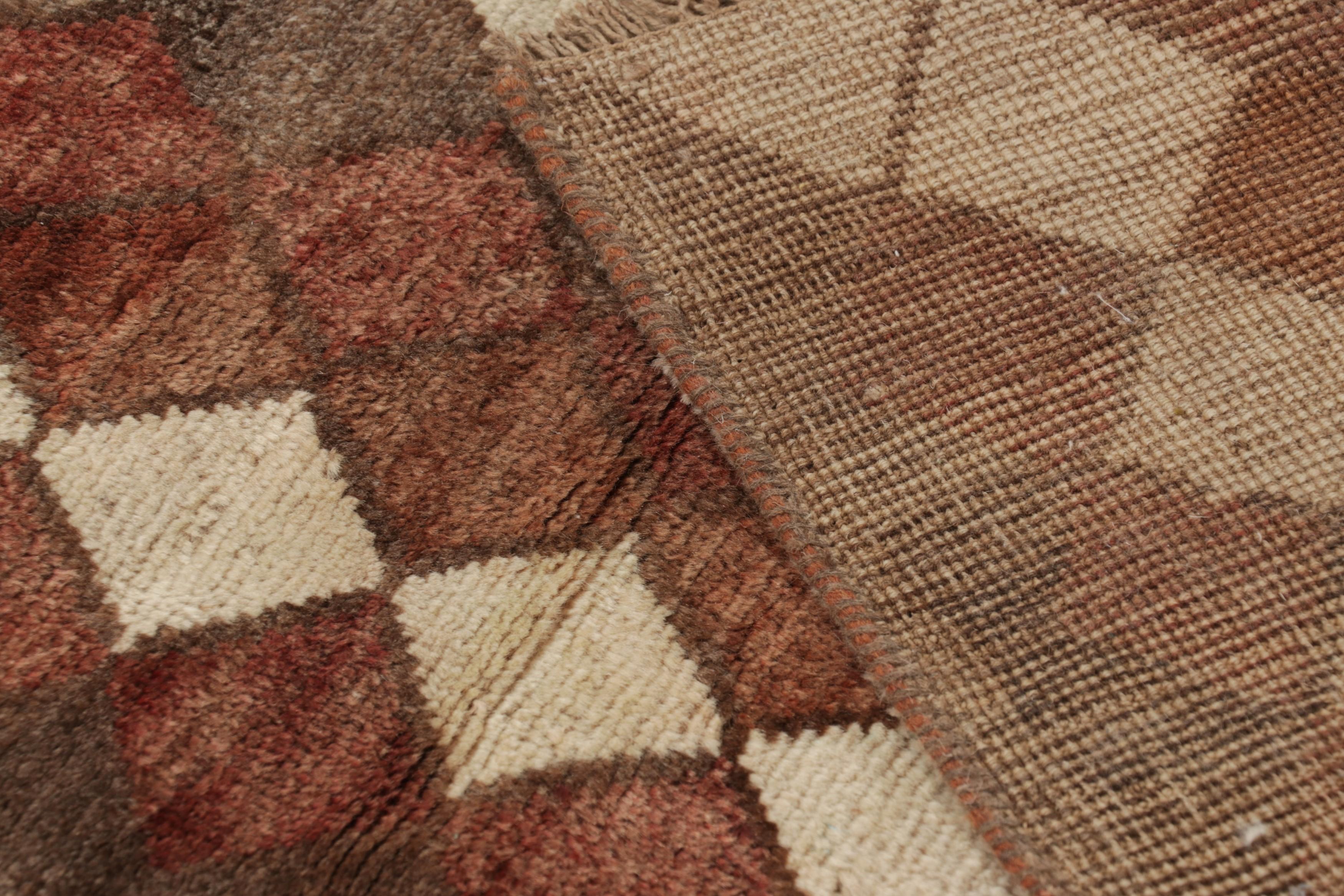 Gabbeh persan vintage, marron et beige avec motifs de diamants - Rug & Kilim en vente 2