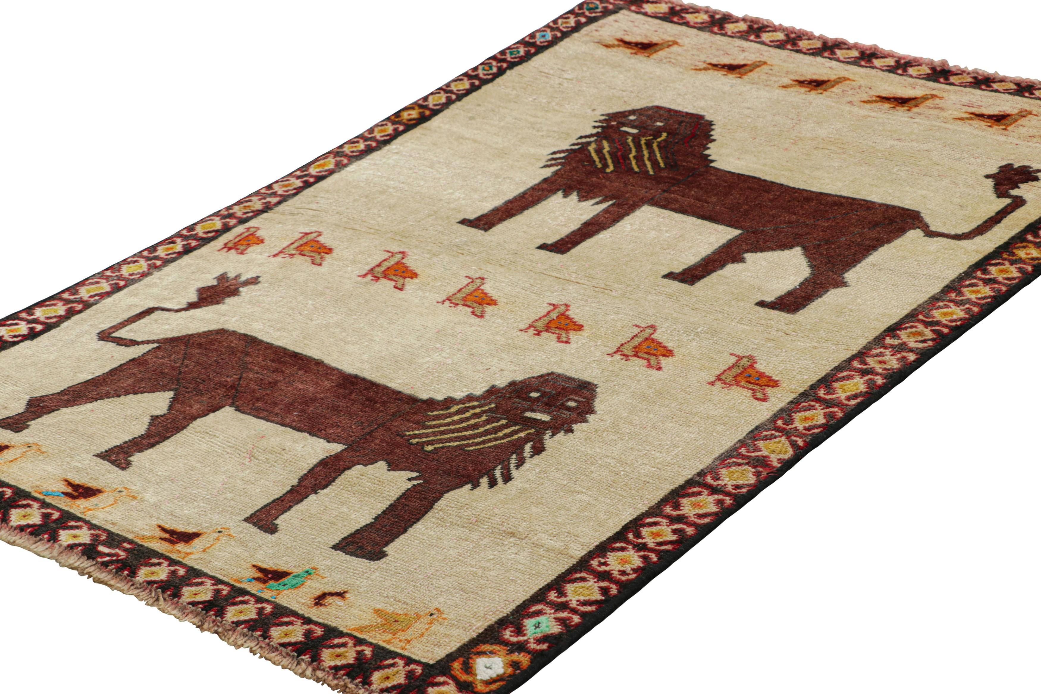 Vintage Gabbeh Perserteppich, Beige mit braunen Tierbildern - Rug & Kilim (Persisch) im Angebot