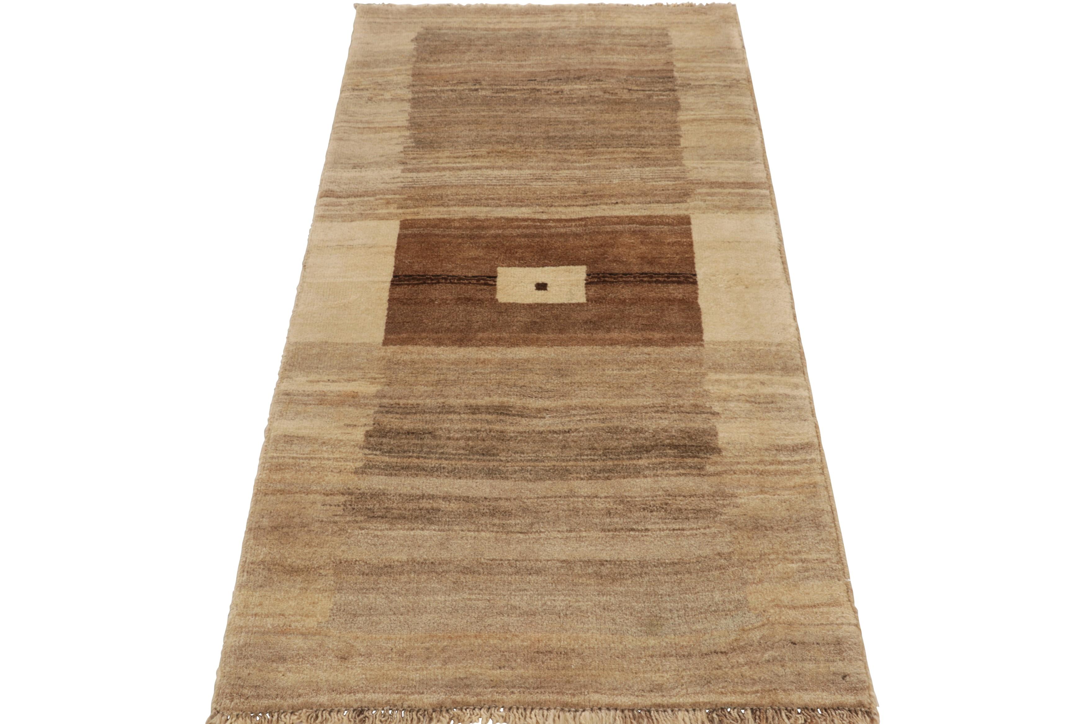 Vintage Gabbeh Perserteppich, Beige mit bunten Tierbildern - Rug & Kilim (Handgeknüpft) im Angebot