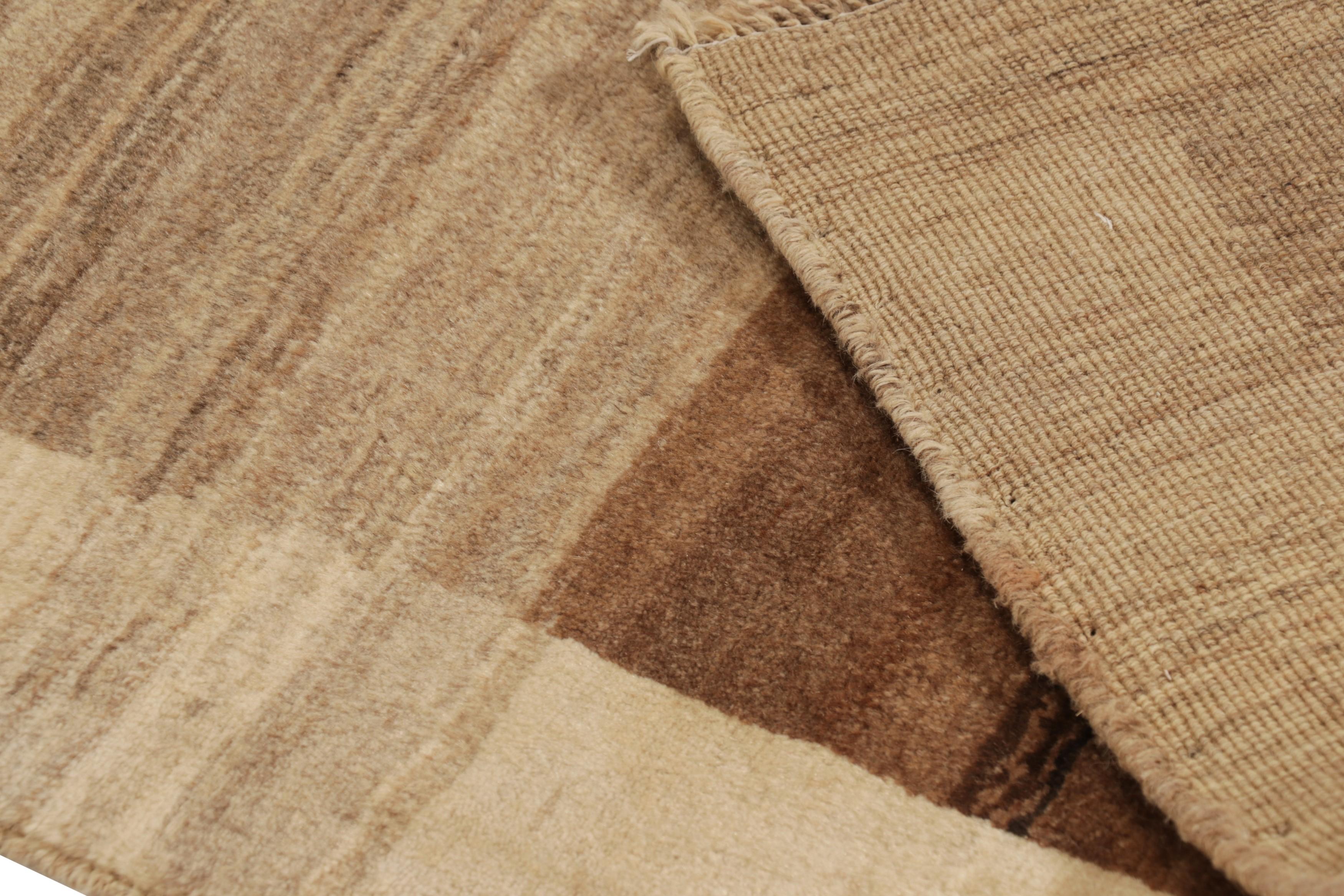 Vintage Gabbeh Perserteppich, Beige mit bunten Tierbildern - Rug & Kilim im Angebot 1