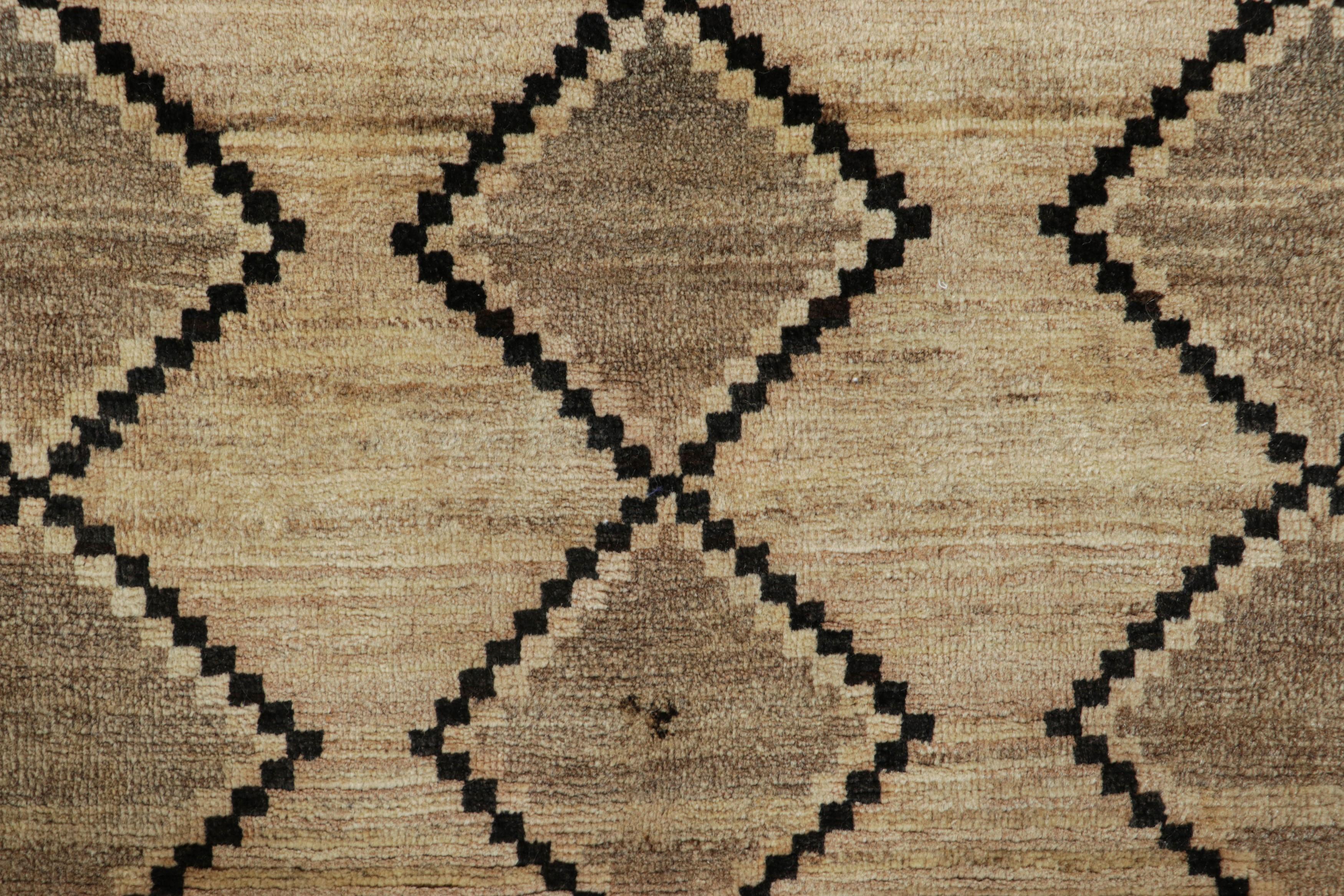 Tribal Vintage Gabbeh Persian Rug, Beige with Gray Diamond Patterns - Rug & Kilim For Sale