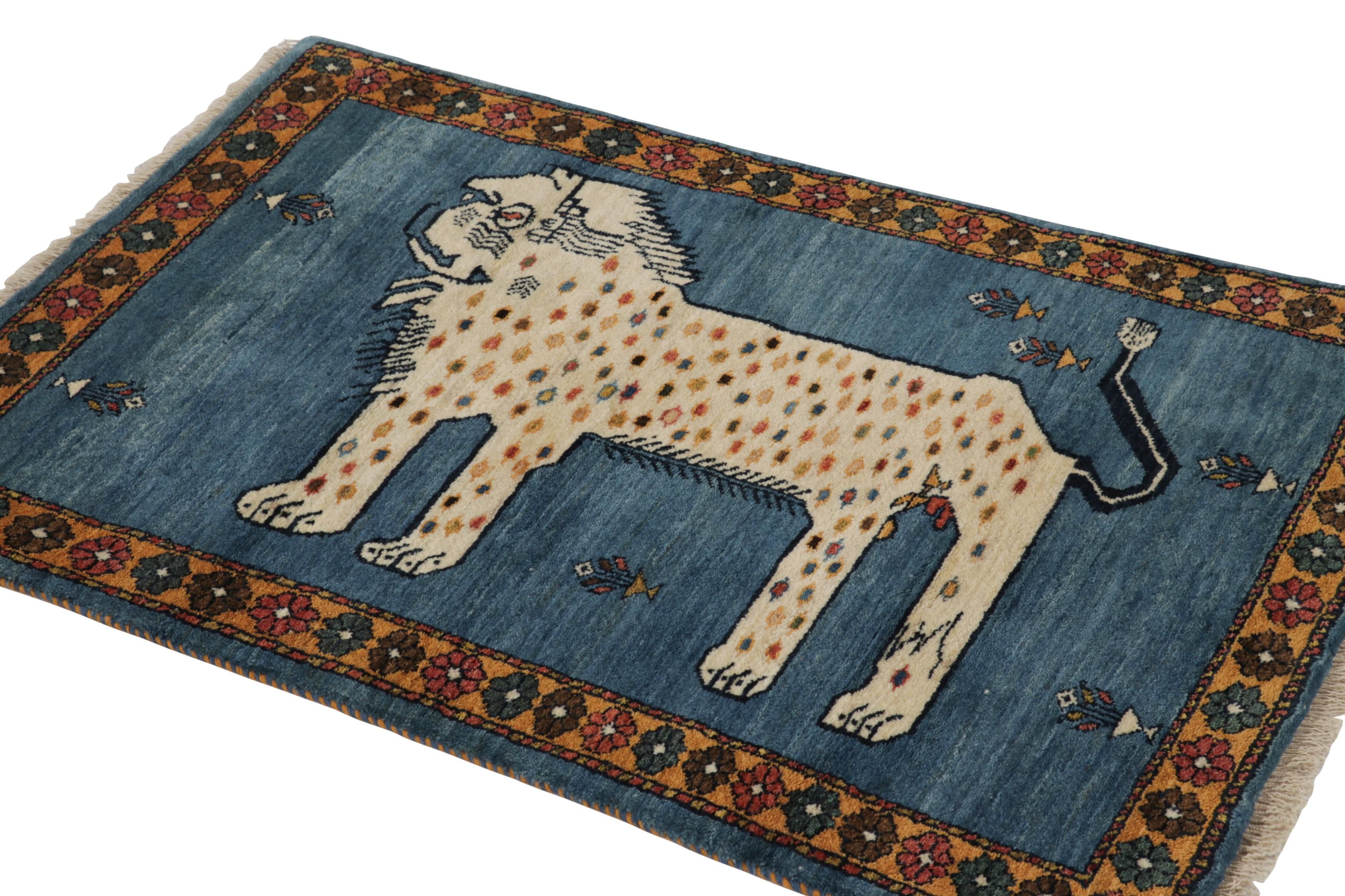 Persiano Tappeto persiano Gabbeh vintage, blu con leone pittorico beige - Rug & Kilim in vendita