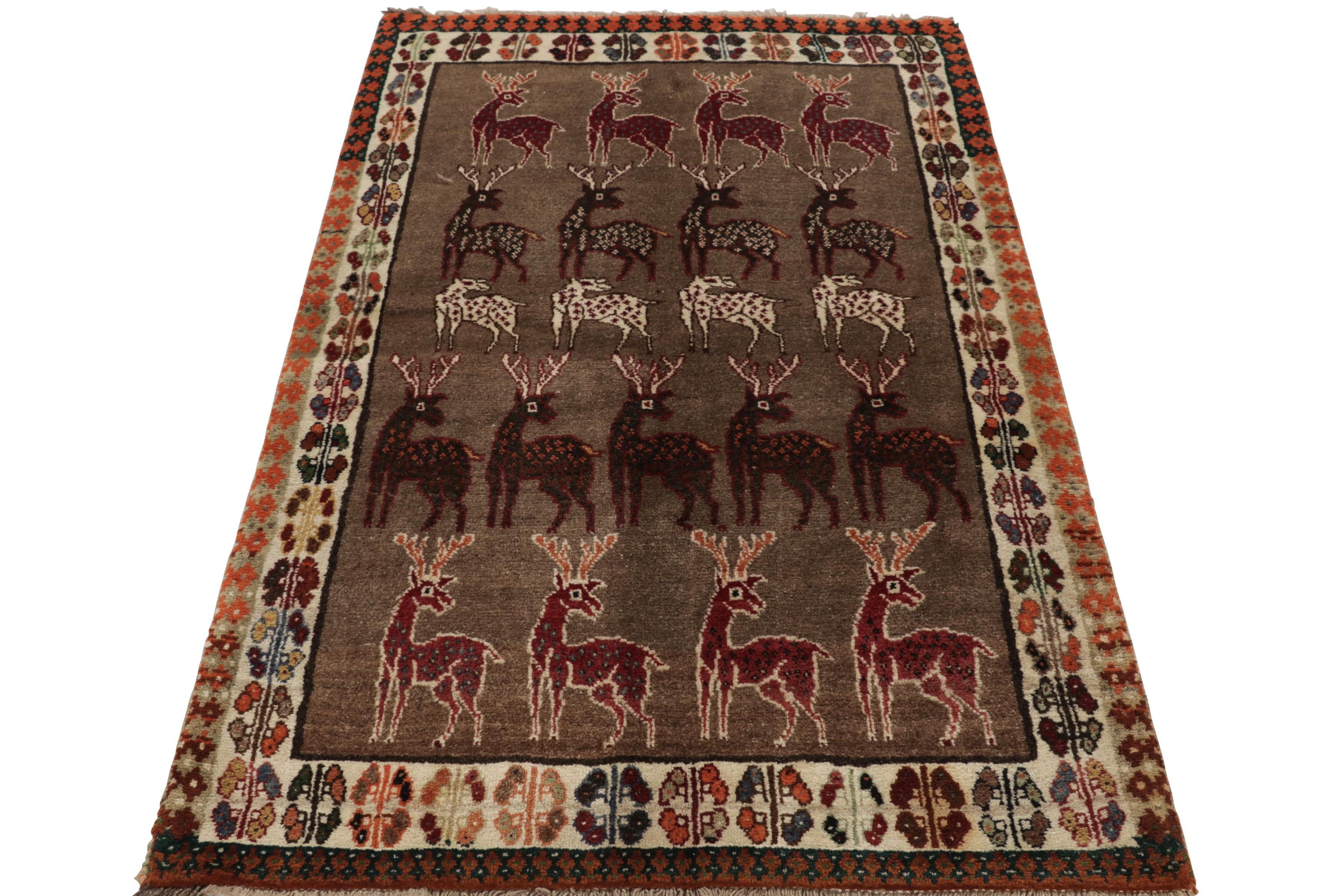 Vintage Gabbeh Perserteppich, braun mit bunten Tierbildern - Rug & Kilim (Persisch) im Angebot