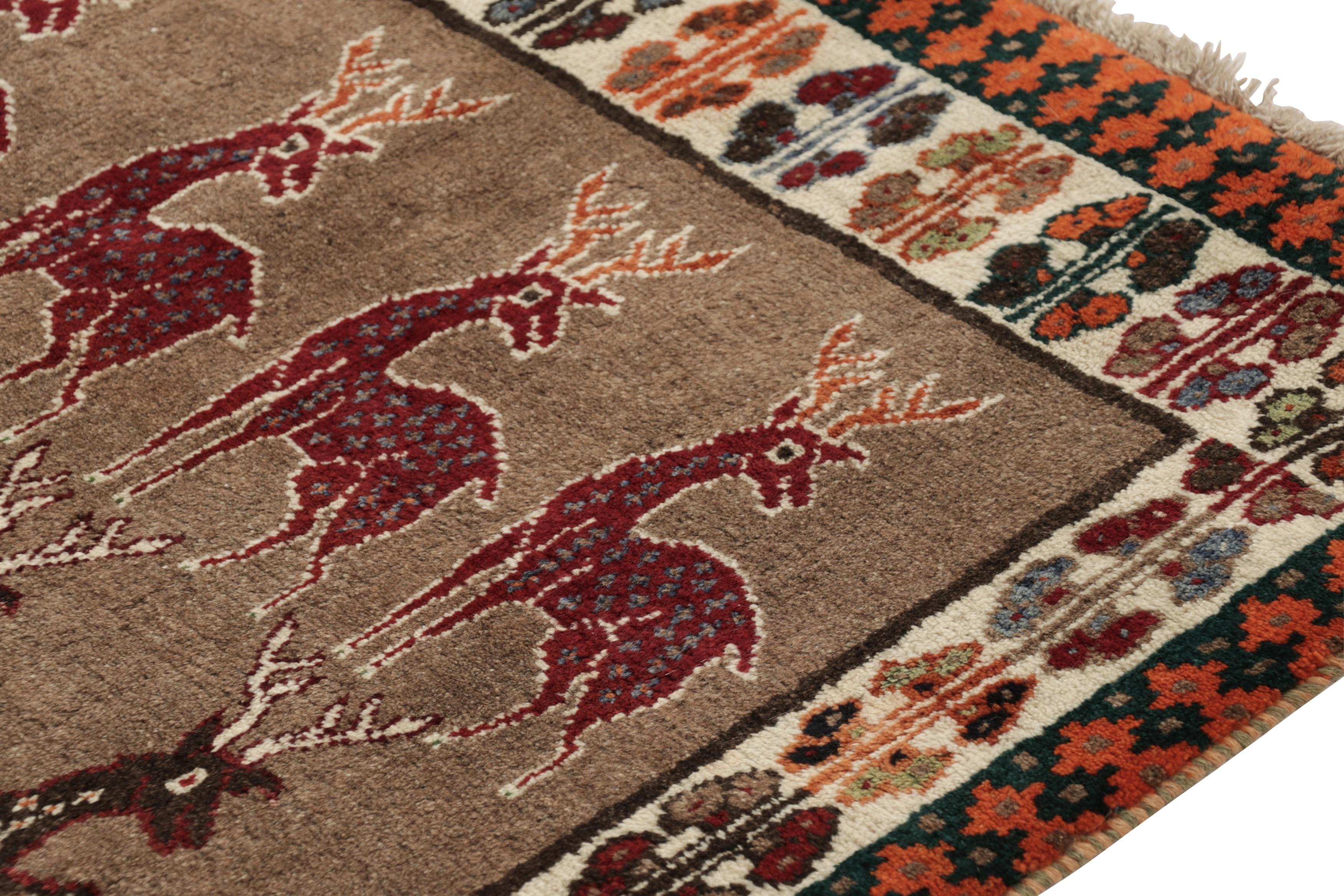 Vintage Gabbeh Perserteppich, braun mit bunten Tierbildern - Rug & Kilim im Zustand „Hervorragend“ im Angebot in Long Island City, NY