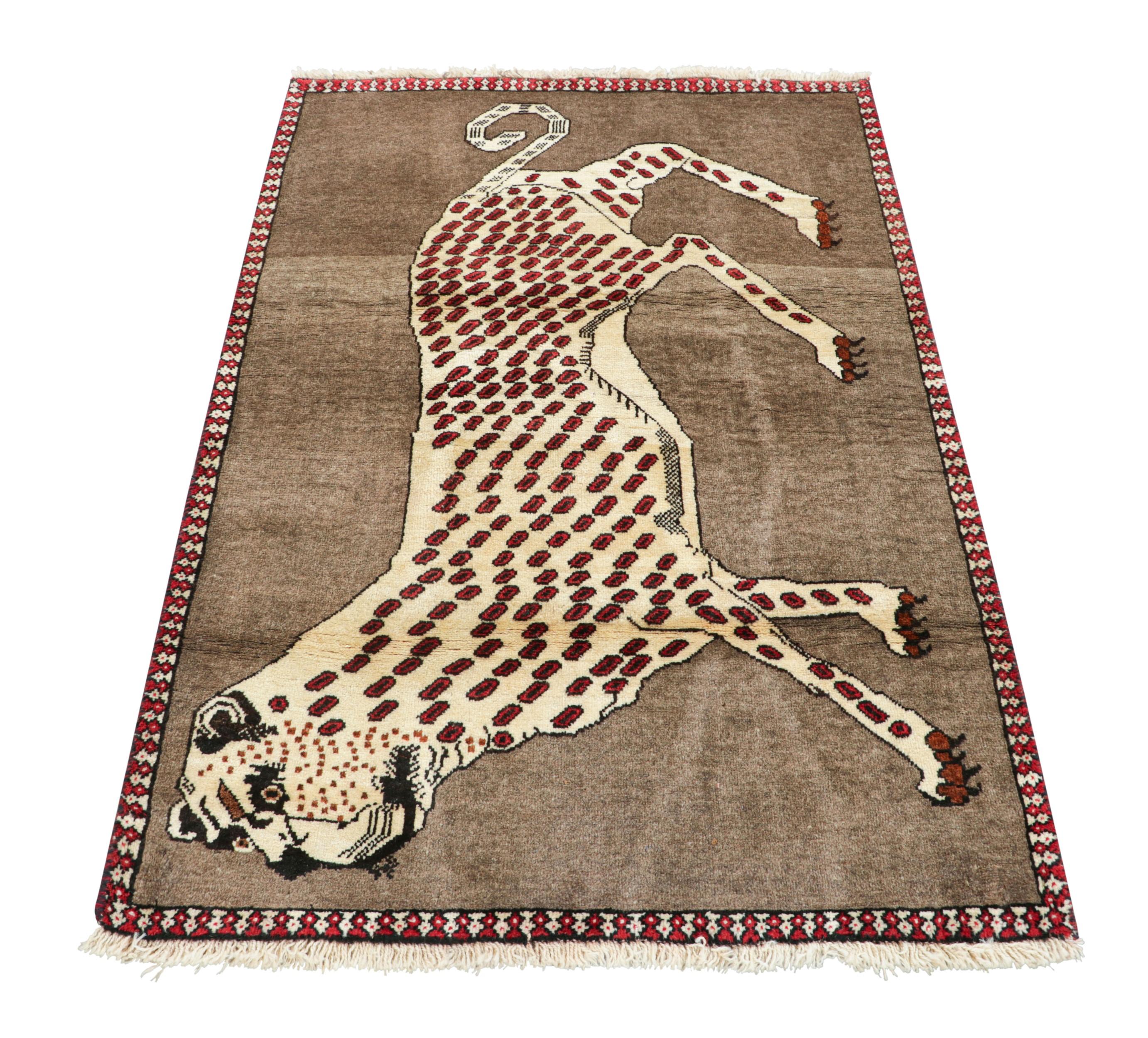 Alfombra persa Gabbeh vintage, crema y marrón con dibujo de leopardo - Rug & Kilim Anudado a mano en venta