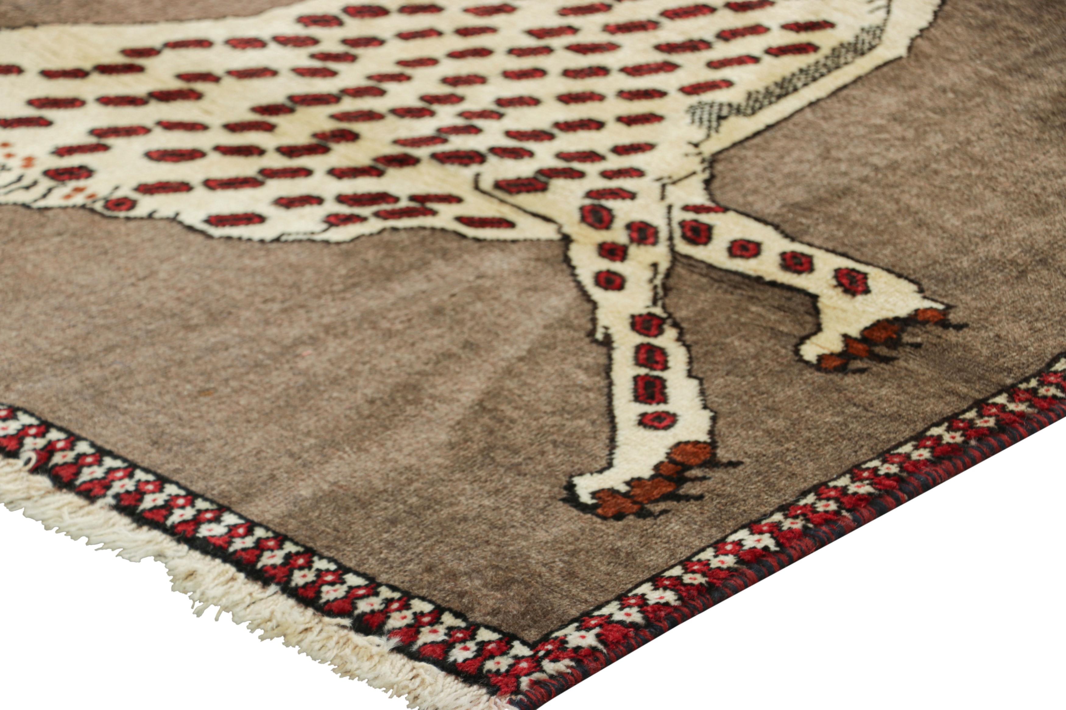 Alfombra persa Gabbeh vintage, crema y marrón con dibujo de leopardo - Rug & Kilim en Bueno estado para la venta en Long Island City, NY