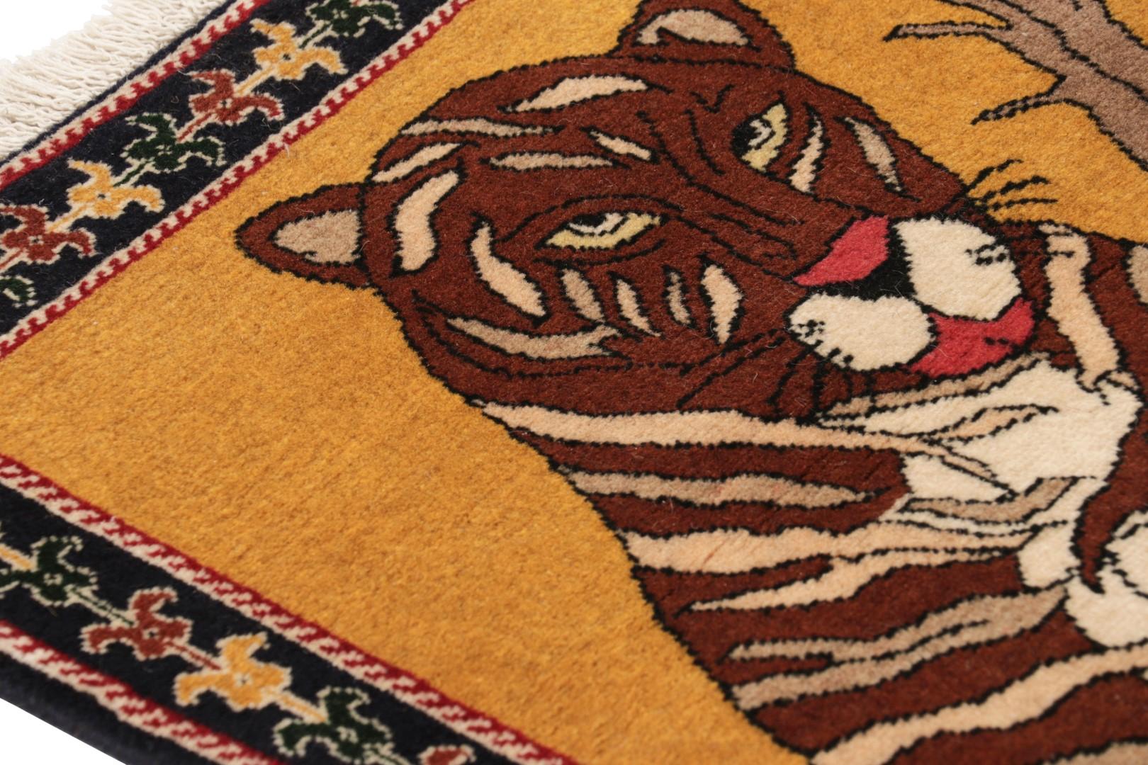 Tribal Tapis persan vintage Gabbeh en ambre avec motif tribal de tigre - Rug & Kilim en vente