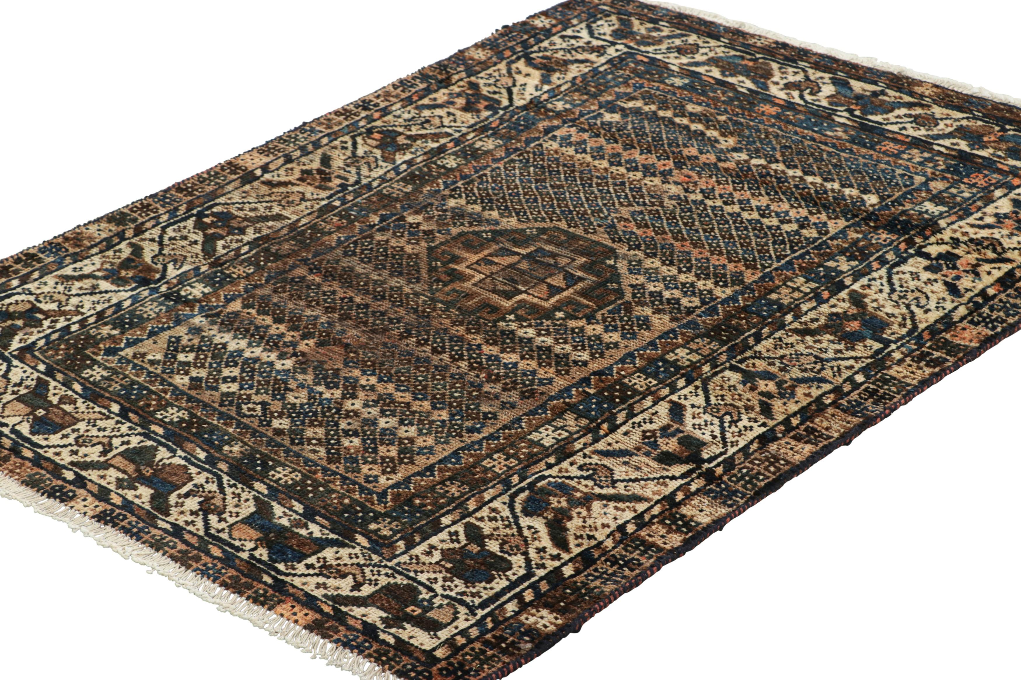 Persiano Tappeto persiano Gabbeh vintage in beige-marrone con motivi geometrici - Rug & Kilim in vendita