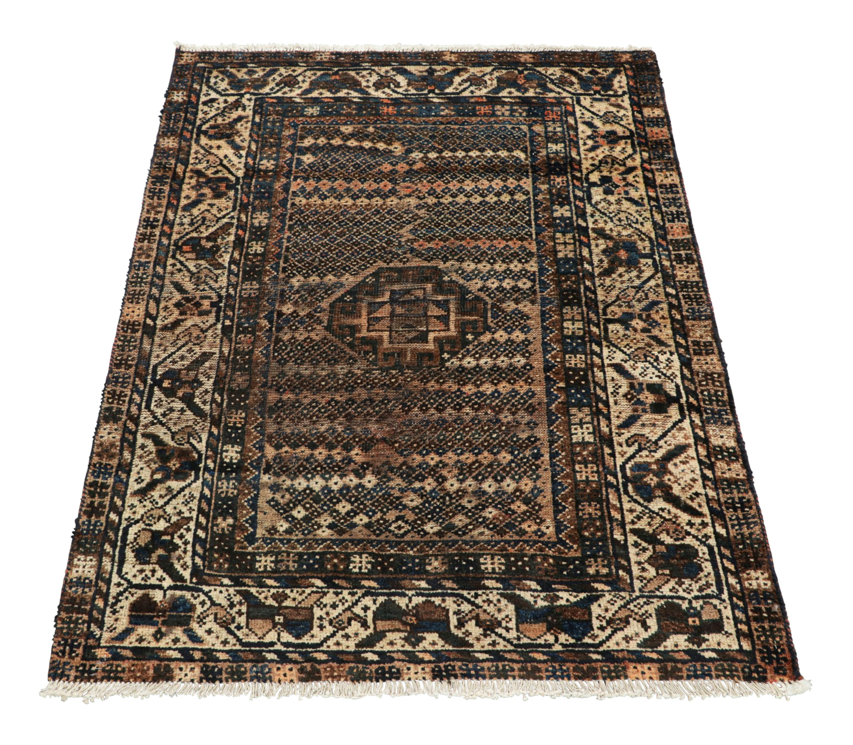 Annodato a mano Tappeto persiano Gabbeh vintage in beige-marrone con motivi geometrici - Rug & Kilim in vendita