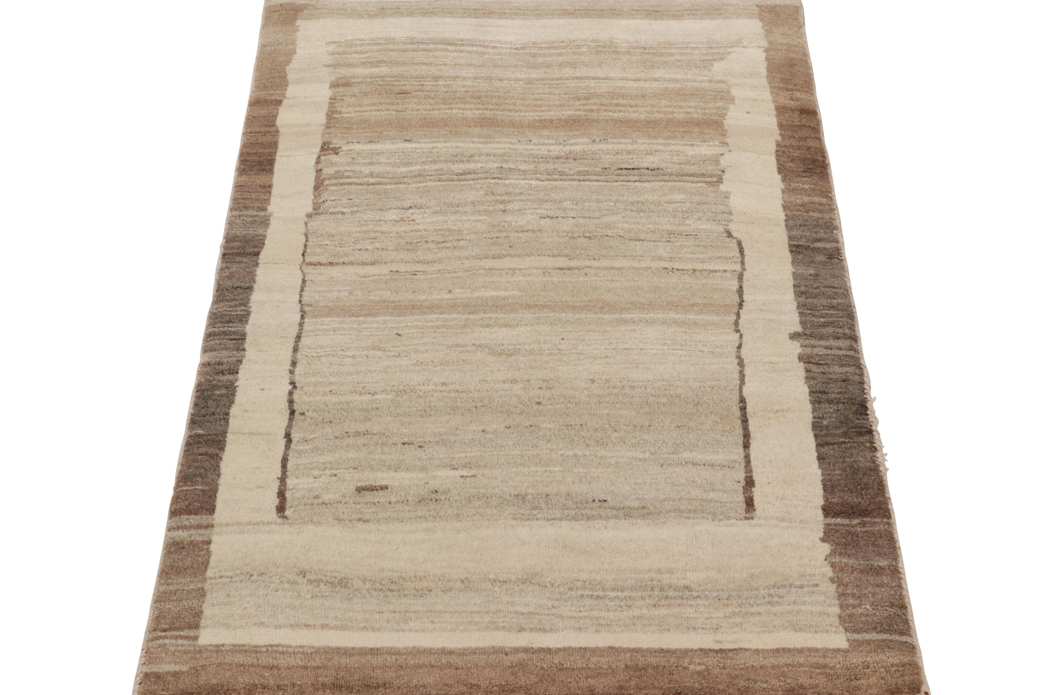 Annodato a mano Tappeto persiano Gabbeh vintage nei toni del crema e del beige-marrone - Rug & Kilim in vendita