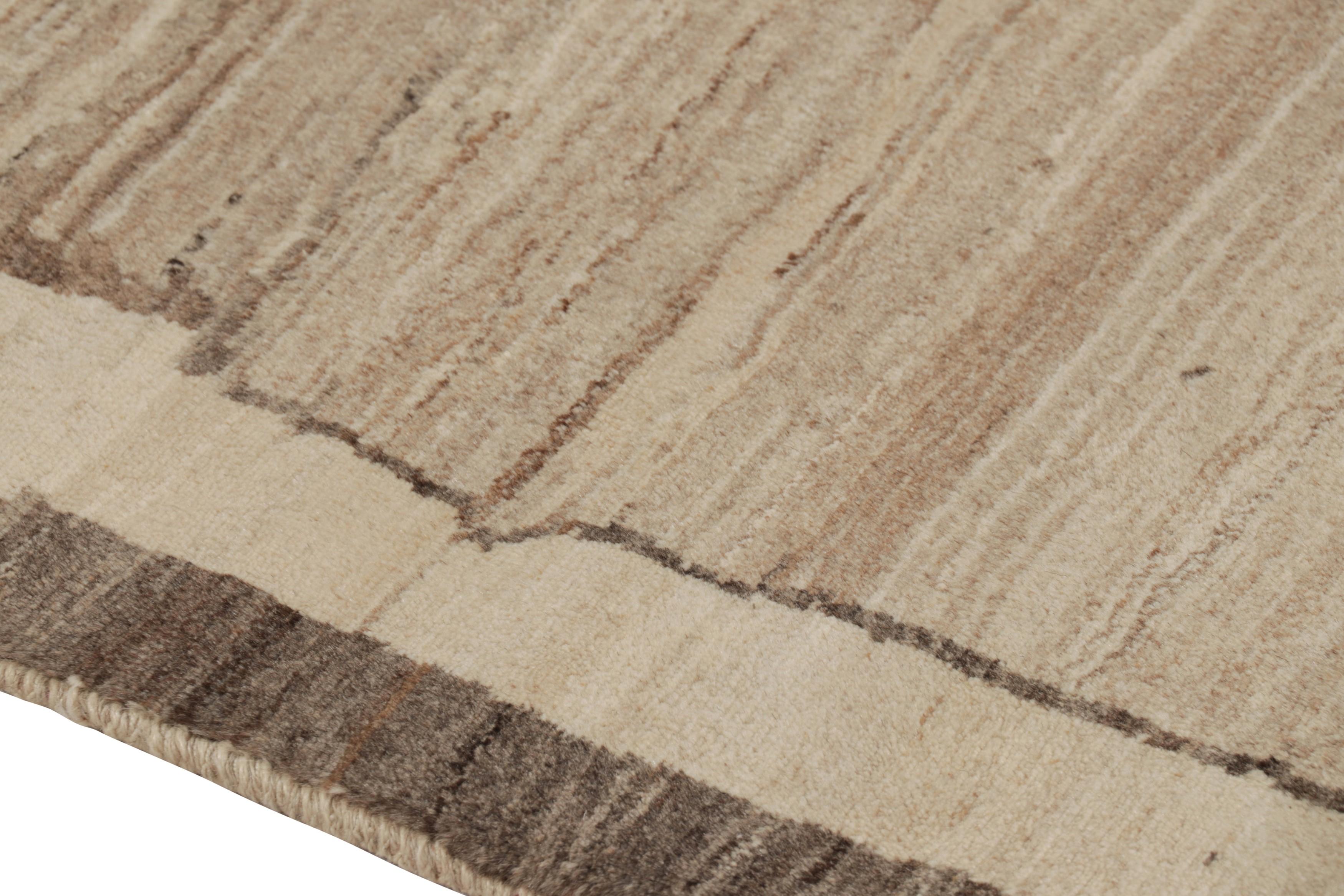 Metà XX secolo Tappeto persiano Gabbeh vintage nei toni del crema e del beige-marrone - Rug & Kilim in vendita