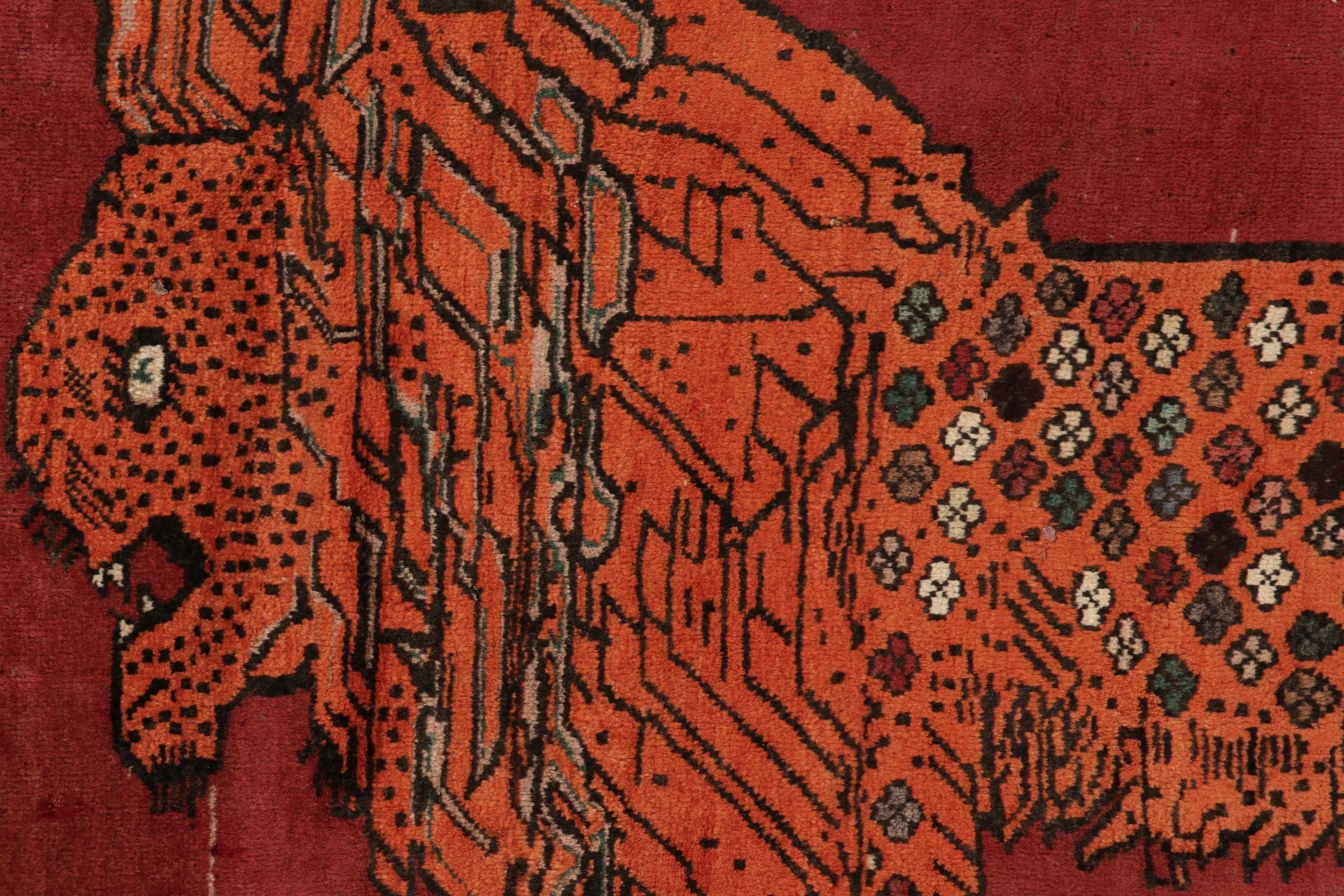 Tappeto persiano Gabbeh d'epoca, rosso con leone dipinto in ruggine - Rug & Kilim in vendita 1