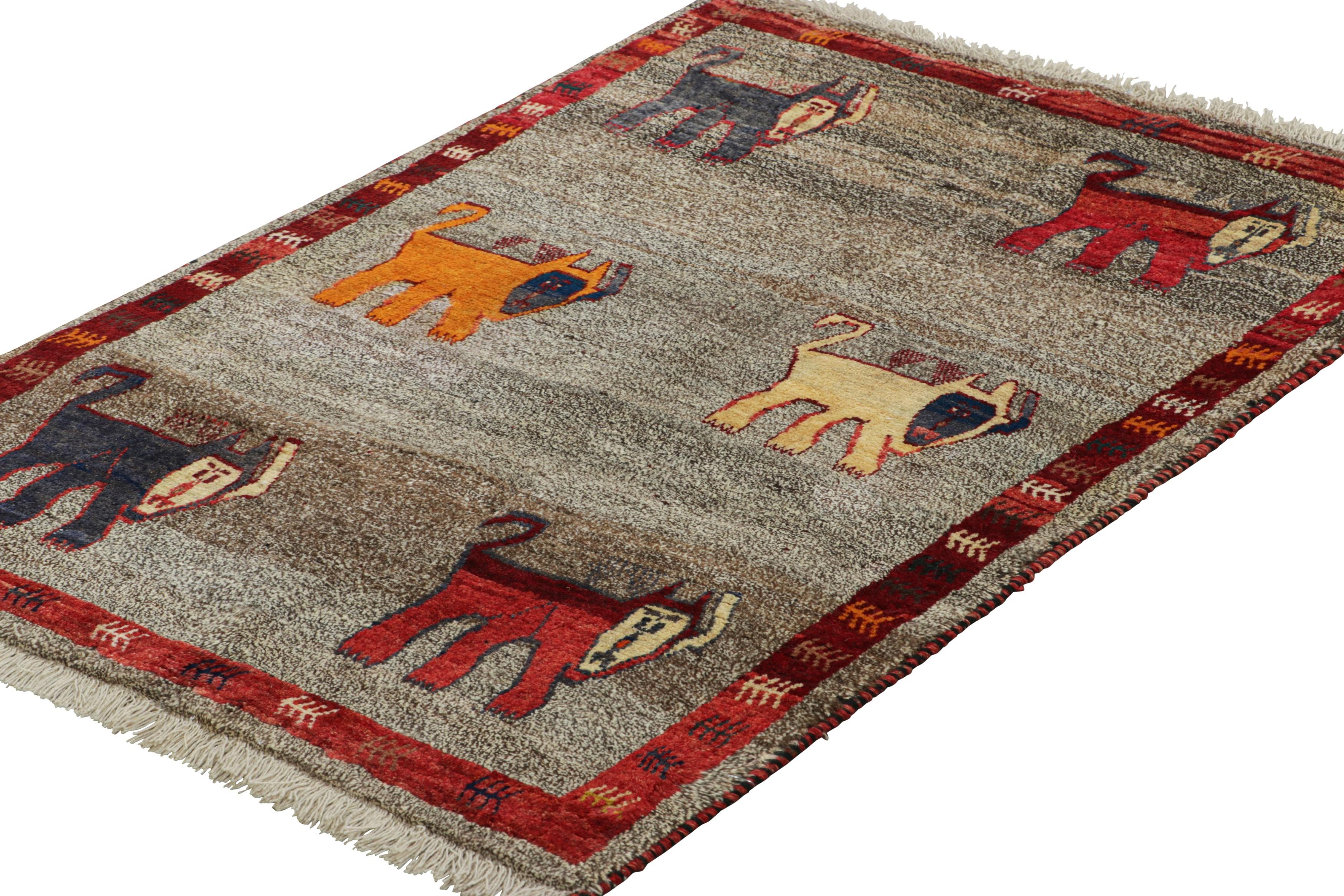 Alfombra Persa Gabbeh Vintage, Topo y Gris con Dibujos de Animales - Rug & Kilim Anudado a mano en venta