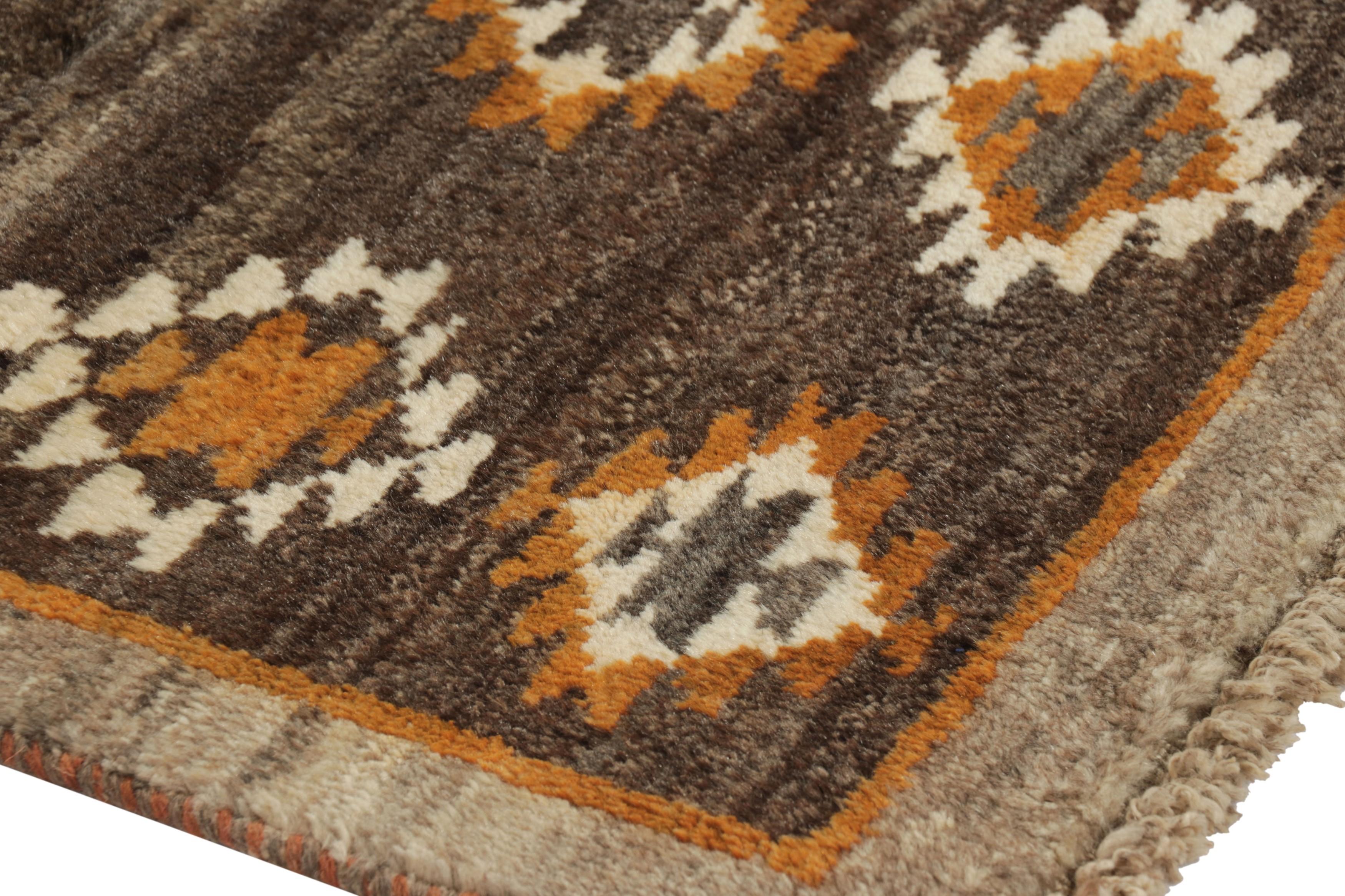 Alfombra persa Gabbeh vintage con motivos geométricos beige-marrón - Rug & Kilim Tribal en venta