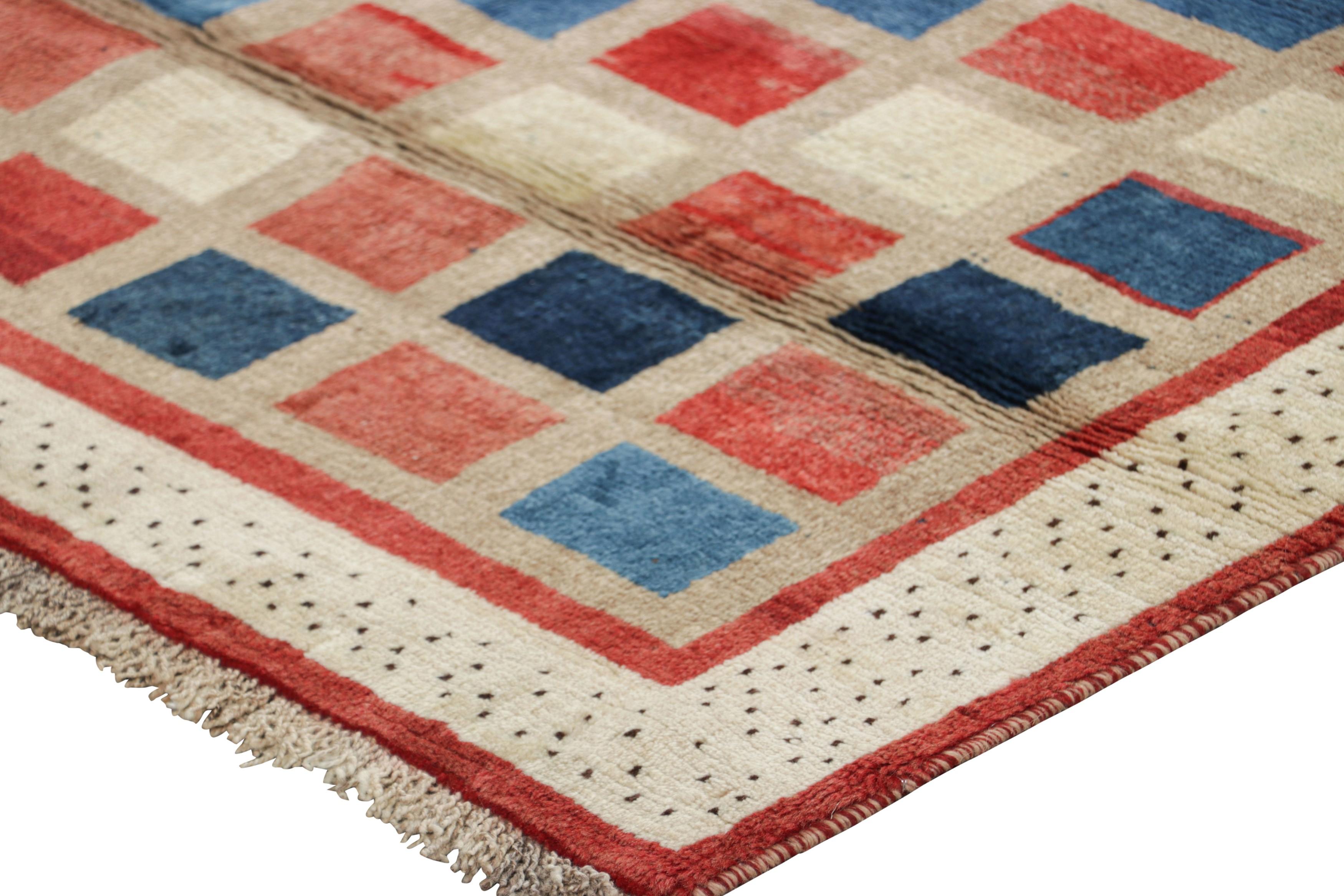 Vintage Gabbeh Perserteppich mit bunten geometrischen Mustern - Rug & Kilim im Zustand „Gut“ im Angebot in Long Island City, NY