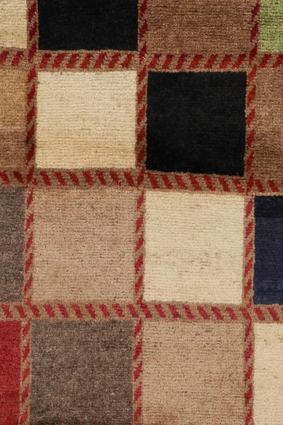 Vintage Gabbeh Perserteppich mit bunten geometrischen Mustern - Rug & Kilim im Zustand „Gut“ im Angebot in Long Island City, NY