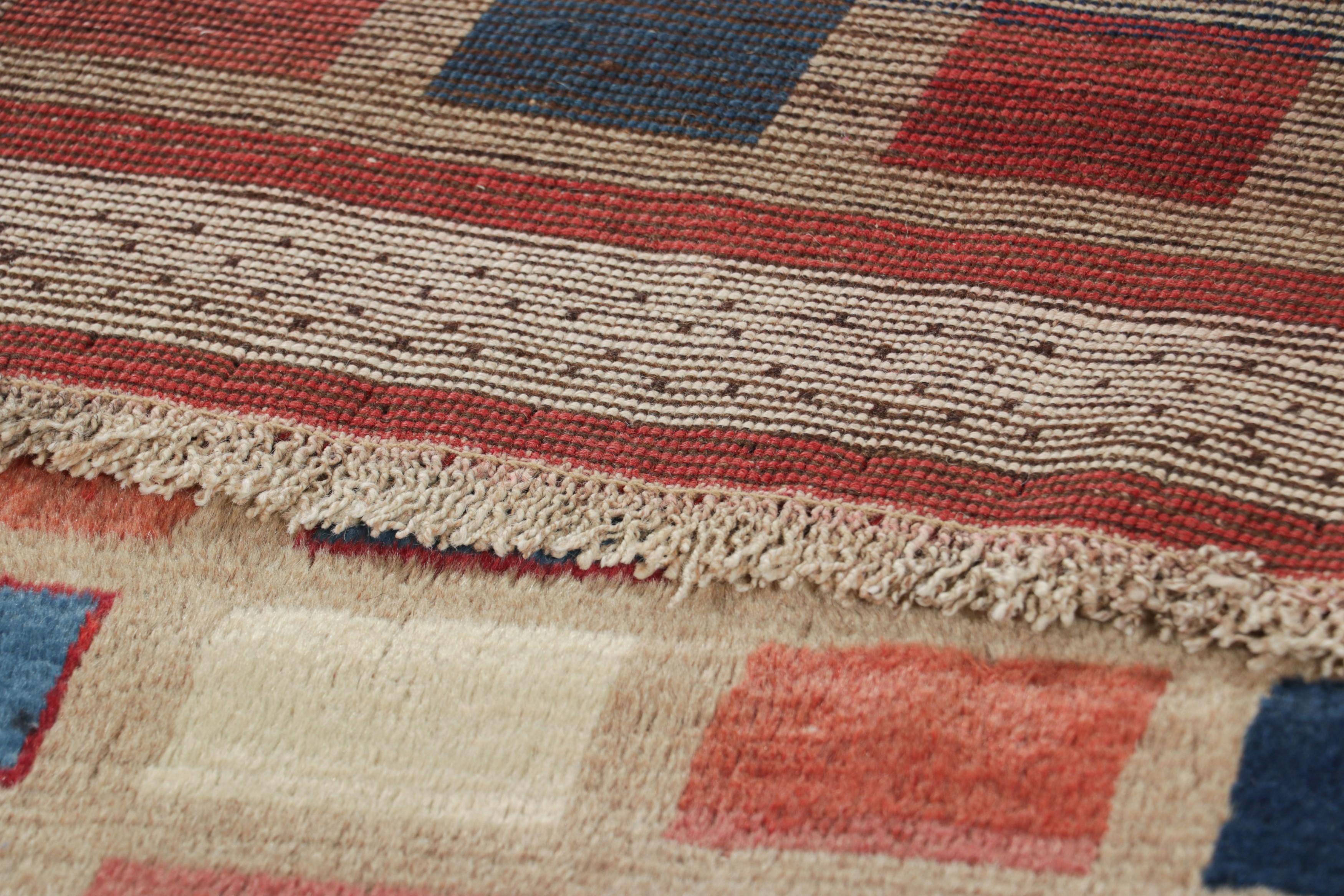 Vintage Gabbeh Perserteppich mit bunten geometrischen Mustern - Rug & Kilim (Mitte des 20. Jahrhunderts) im Angebot