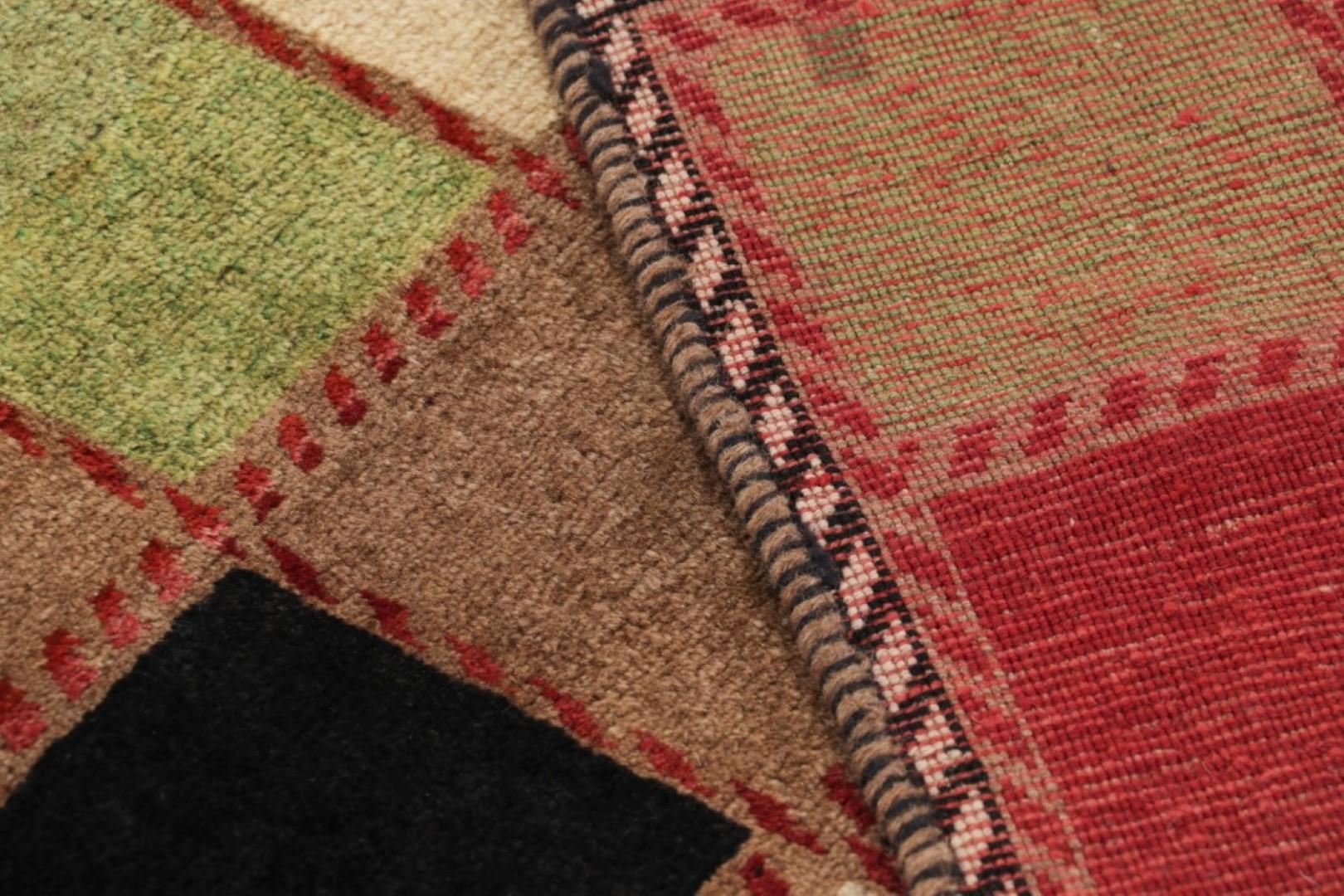Vintage Gabbeh Perserteppich mit bunten geometrischen Mustern - Rug & Kilim (Wolle) im Angebot