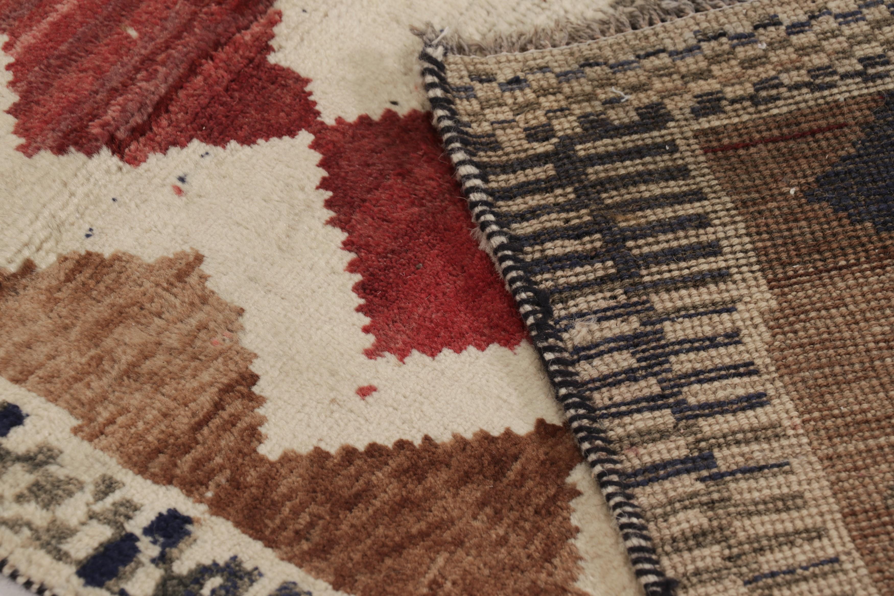 Vintage Gabbeh Persian Runner, Brown and Red with Diamond Patterns - Rug & Kilim For Sale 2