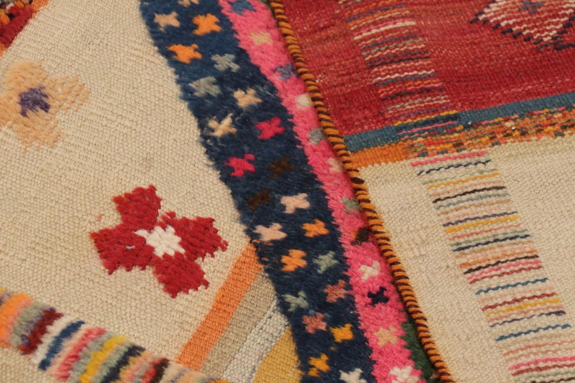 Alfombra Persa Gabbeh Vintage, Beige y Marrón - Rug & Kilim en venta 1