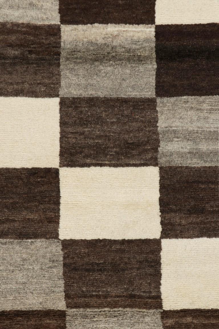 Noué à la main Tapis de course persan vintage Gabbeh, motif géométrique marron et gris - Rug & Kilim en vente
