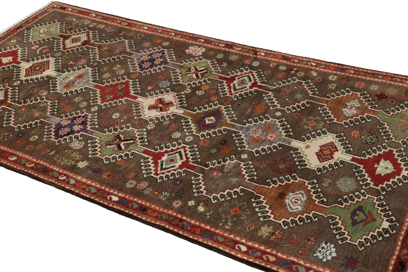 Vintage Gabbeh Persischer Läufer Teppich mit bunten geometrischen Mustern - Rug & Kilim (Handgeknüpft) im Angebot