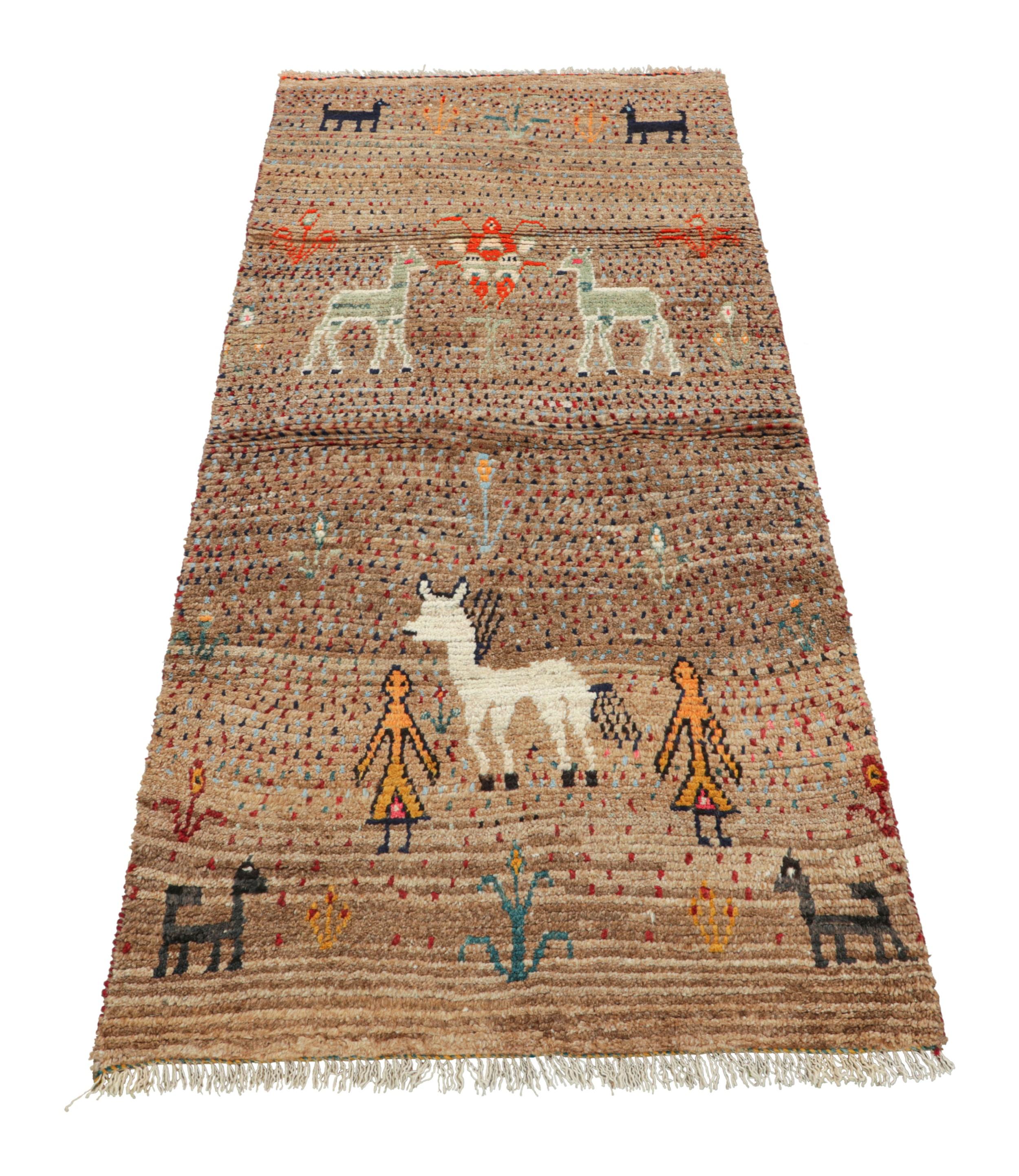 Vintage Gabbeh Persischer Läufer Teppich mit bunten Bildern - Rug & Kilim im Zustand „Gut“ im Angebot in Long Island City, NY