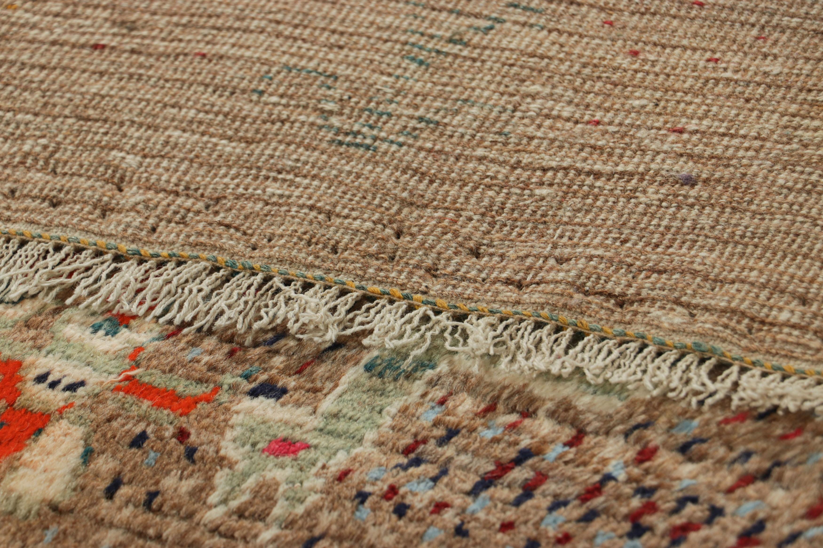 Vintage Gabbeh Persischer Läufer Teppich mit bunten Bildern - Rug & Kilim (Wolle) im Angebot