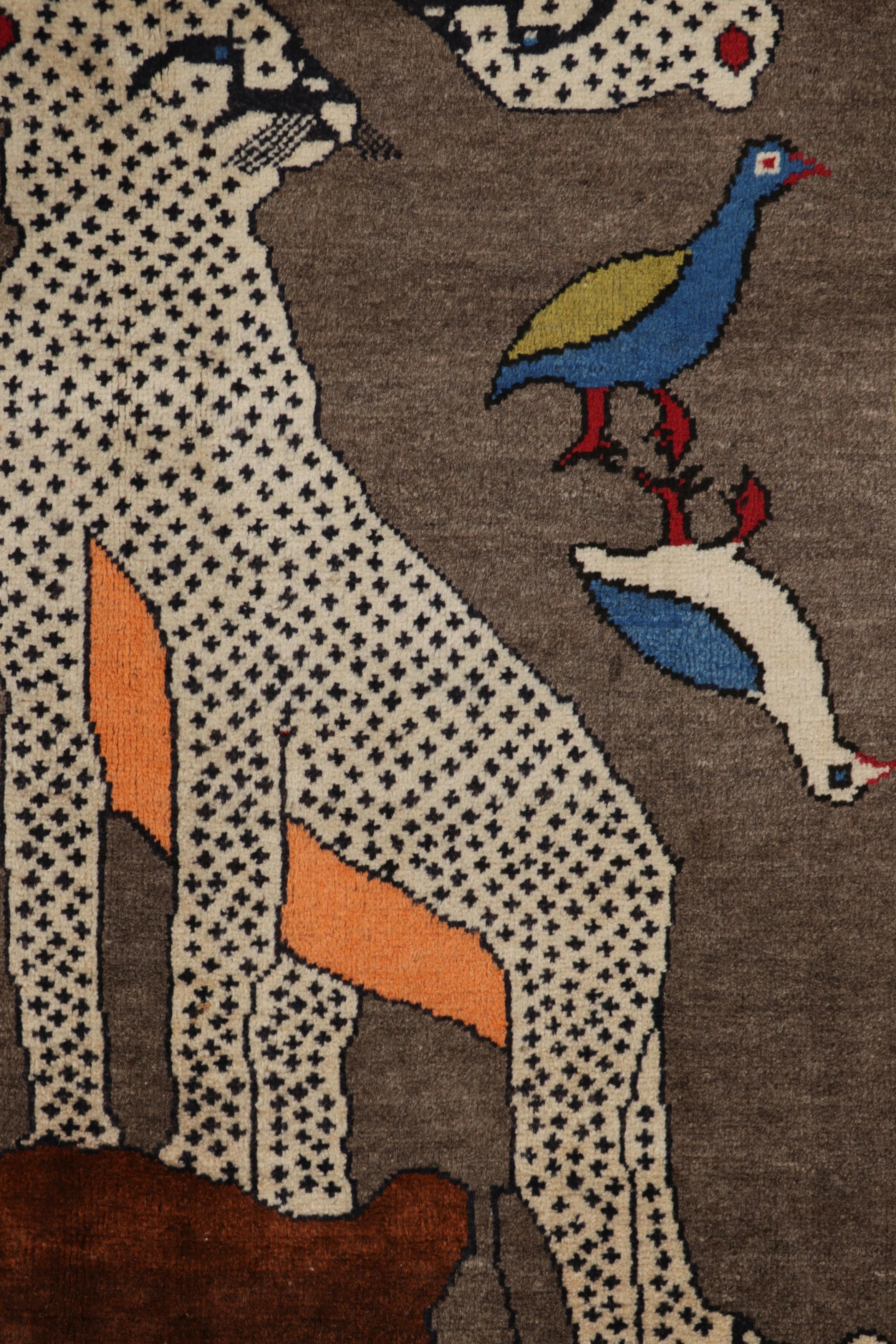 Vintage Gabbeh Persischer Läufer Teppich mit Stammestierbildern - Rug & Kilim (Stammeskunst) im Angebot