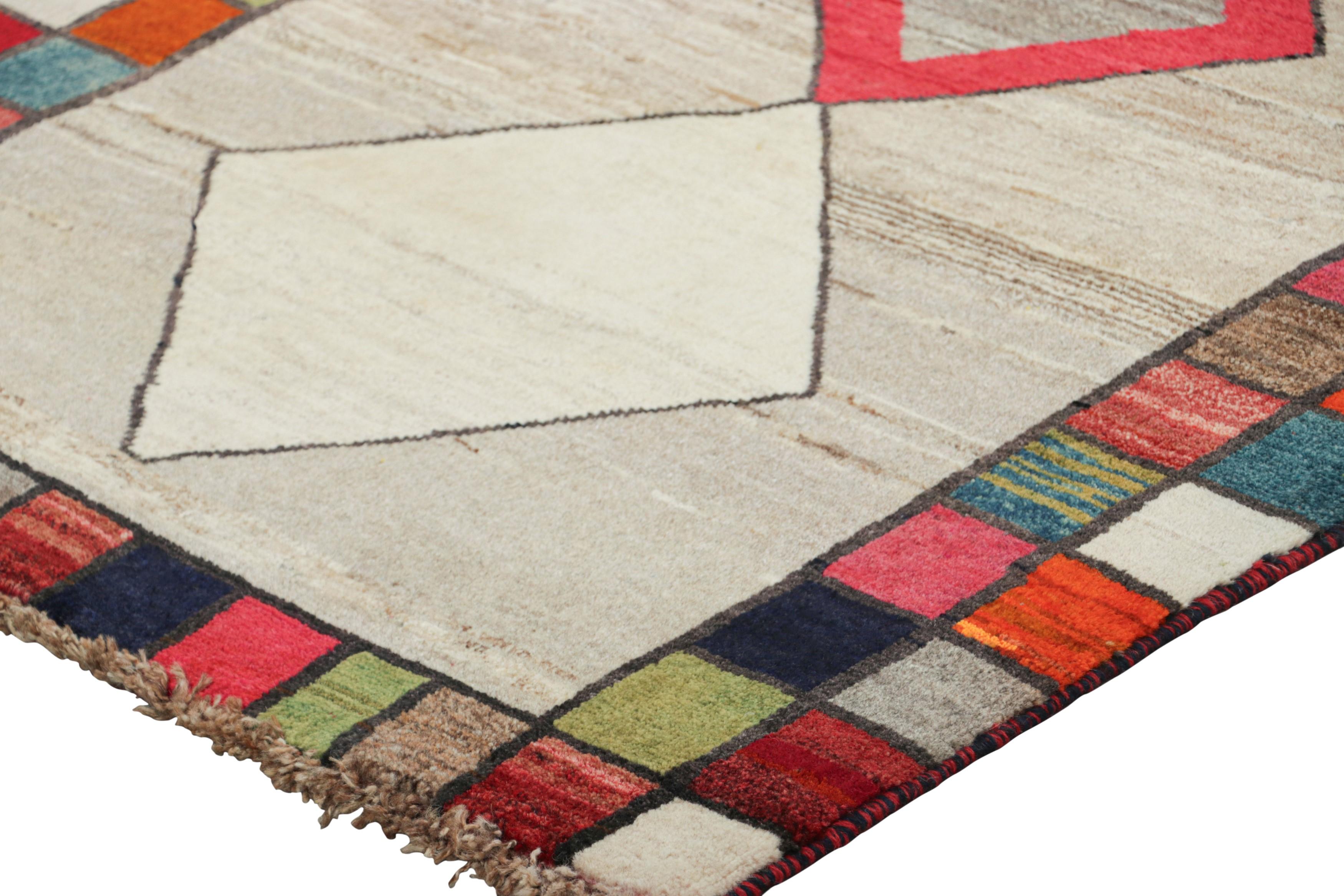 Traves de Mesa Persa Gabbeh Vintage con Medallones de Diamantes Multicolor - Rug & Kilim mediados del siglo XX en venta