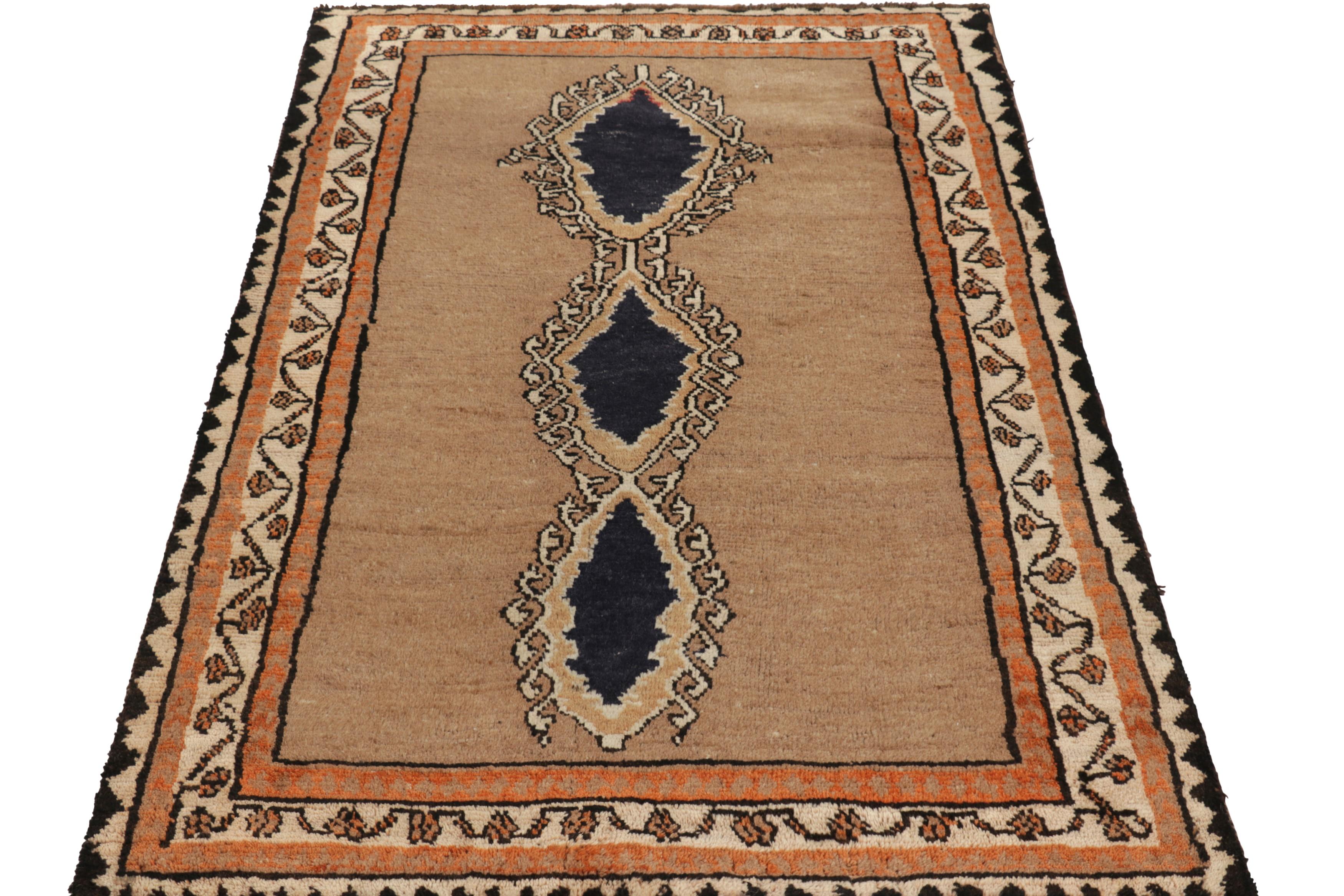 Vintage Gabbeh Persischer Stammesteppich, Beige-Braun DIamond Medaillons - Rug & Kilim (Mitte des 20. Jahrhunderts) im Angebot