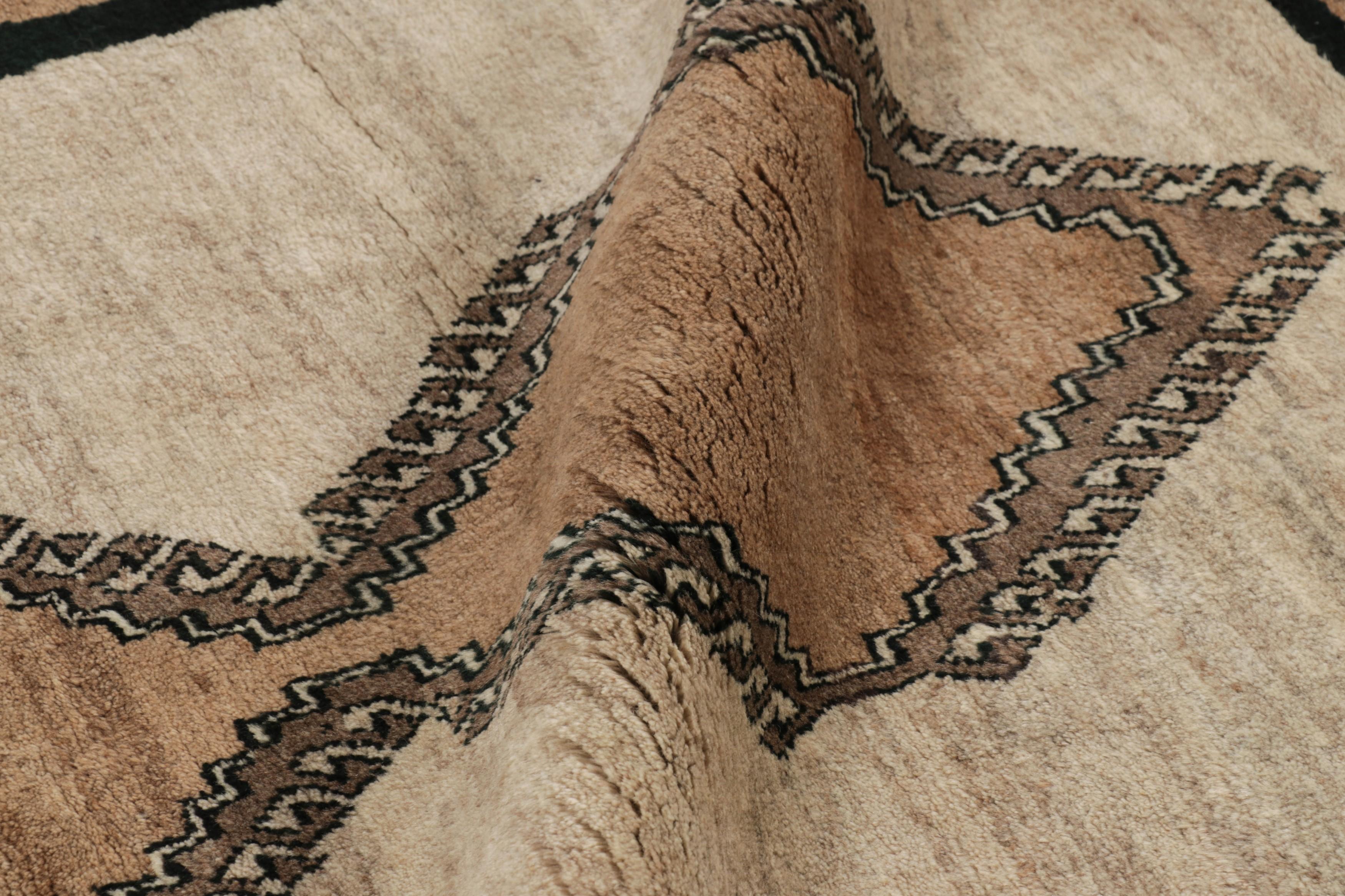 Vintage Gabbeh Persischer Stammes-Teppich, Beige-Braun Diamant-Medaillons - Rug & Kilim (Wolle) im Angebot