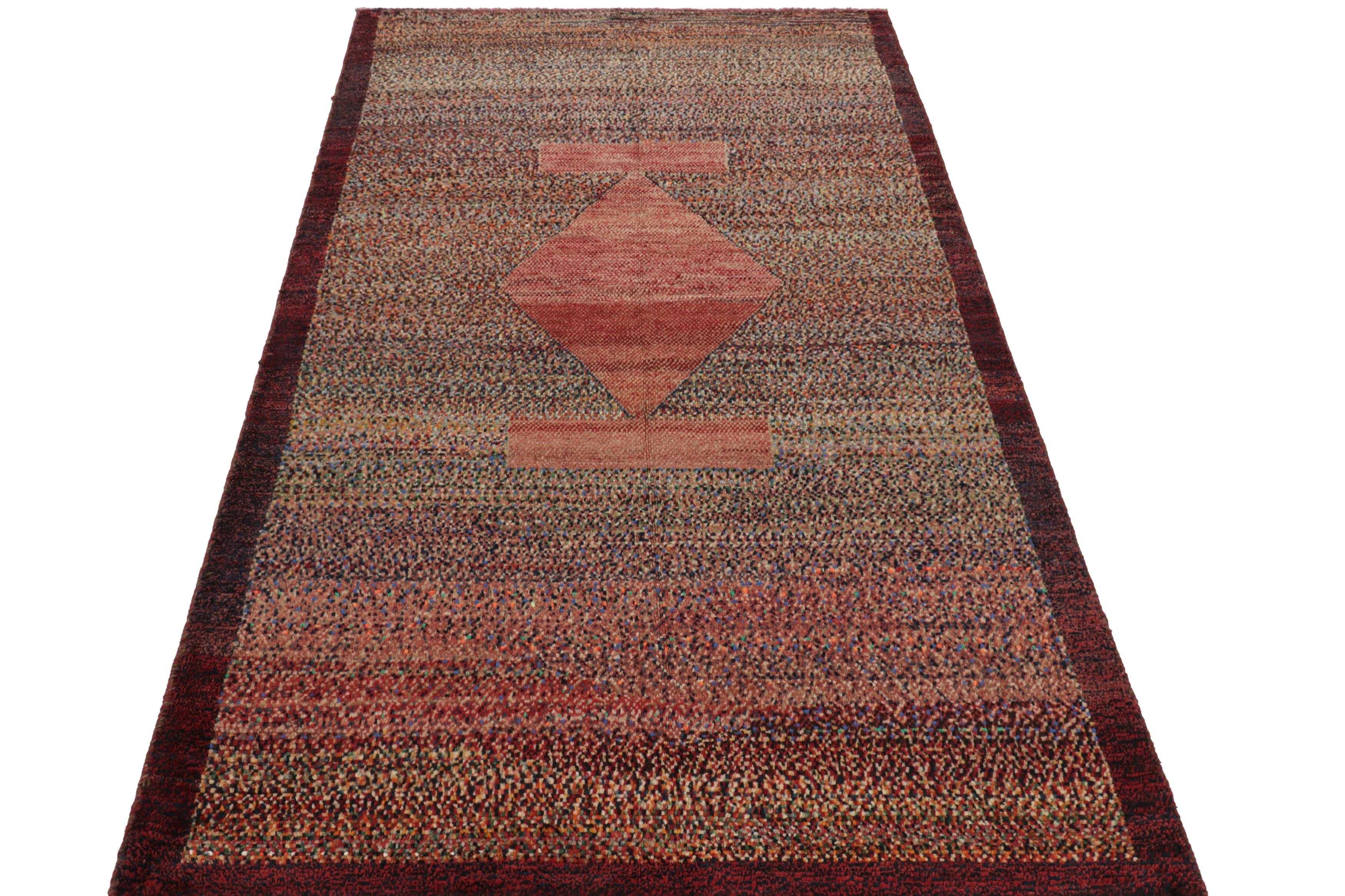 Alfombra Tribal Persa Gabbeh Vintage, Marrón con Medallón Rosa - Rug & Kilim Anudado a mano en venta