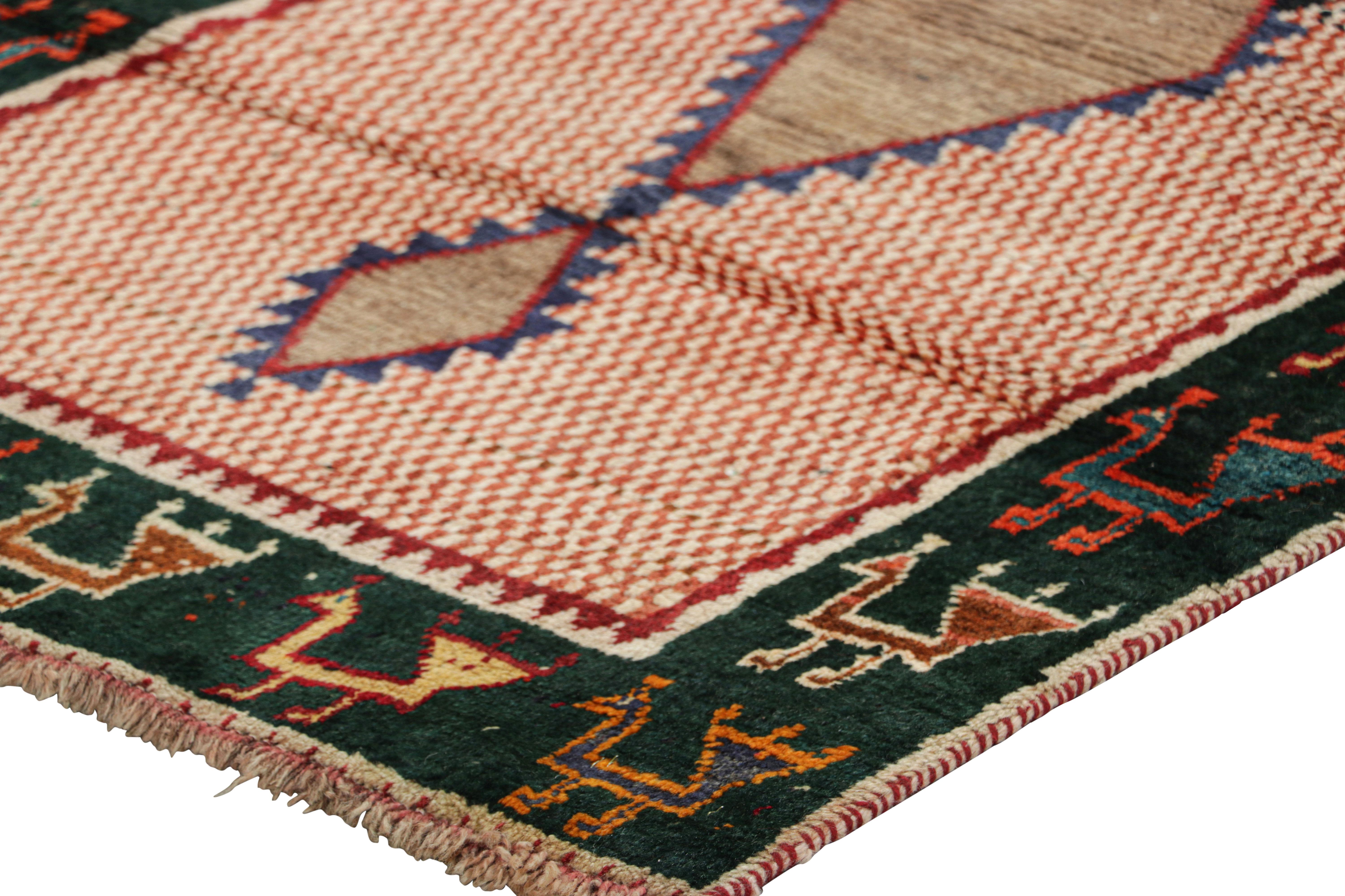 Vintage Gabbeh Persischer Stammes-Teppich, Rot mit DIamanten-Medaillons - Rug & Kilim (Stammeskunst) im Angebot
