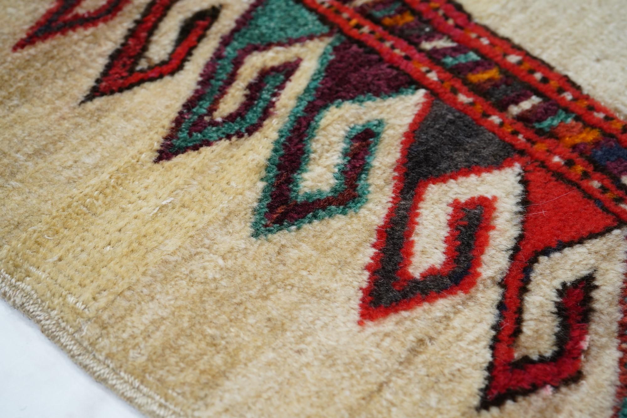Vintage Gabbeh Rug 2'10'' x 3'6'' In Good Condition For Sale In New York, NY