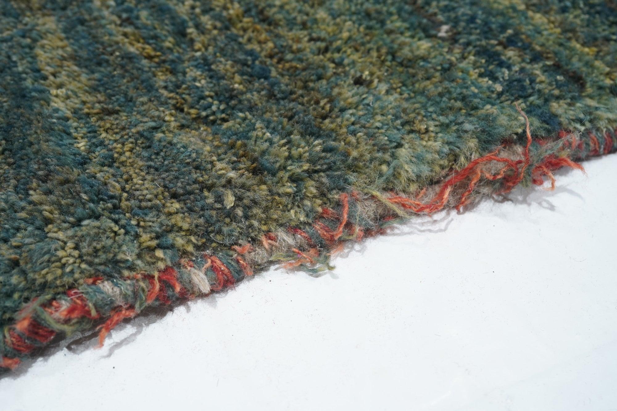 Vintage Gabbeh Rug 5'11'' x 5'11'' In Excellent Condition For Sale In New York, NY