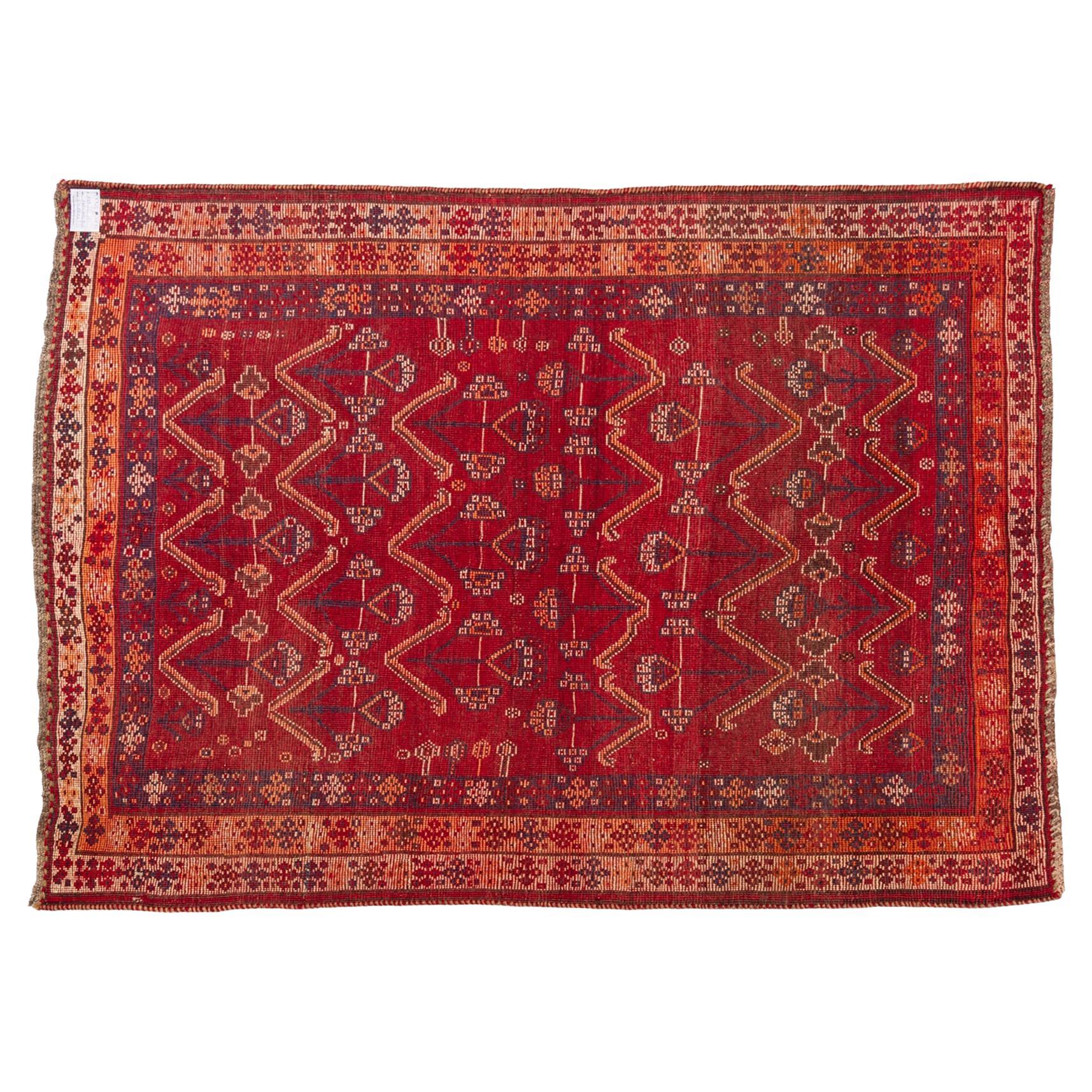 Nr. 953 - Ein Teppich mit naivem Geschmack, weil er von Nomaden hergestellt wurde.  von Hand gesponnene und mit natürlichen Farben gefärbte Wolle, die vor Ort erhältlich ist. Das Design ist einfach und angenehm mit weißen Blumen auf dem gesamten