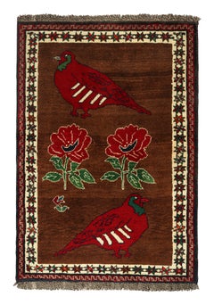 Tapis Gabbeh vintage marron, rouge, vert à motif pictural tribal par Rug & Kilim