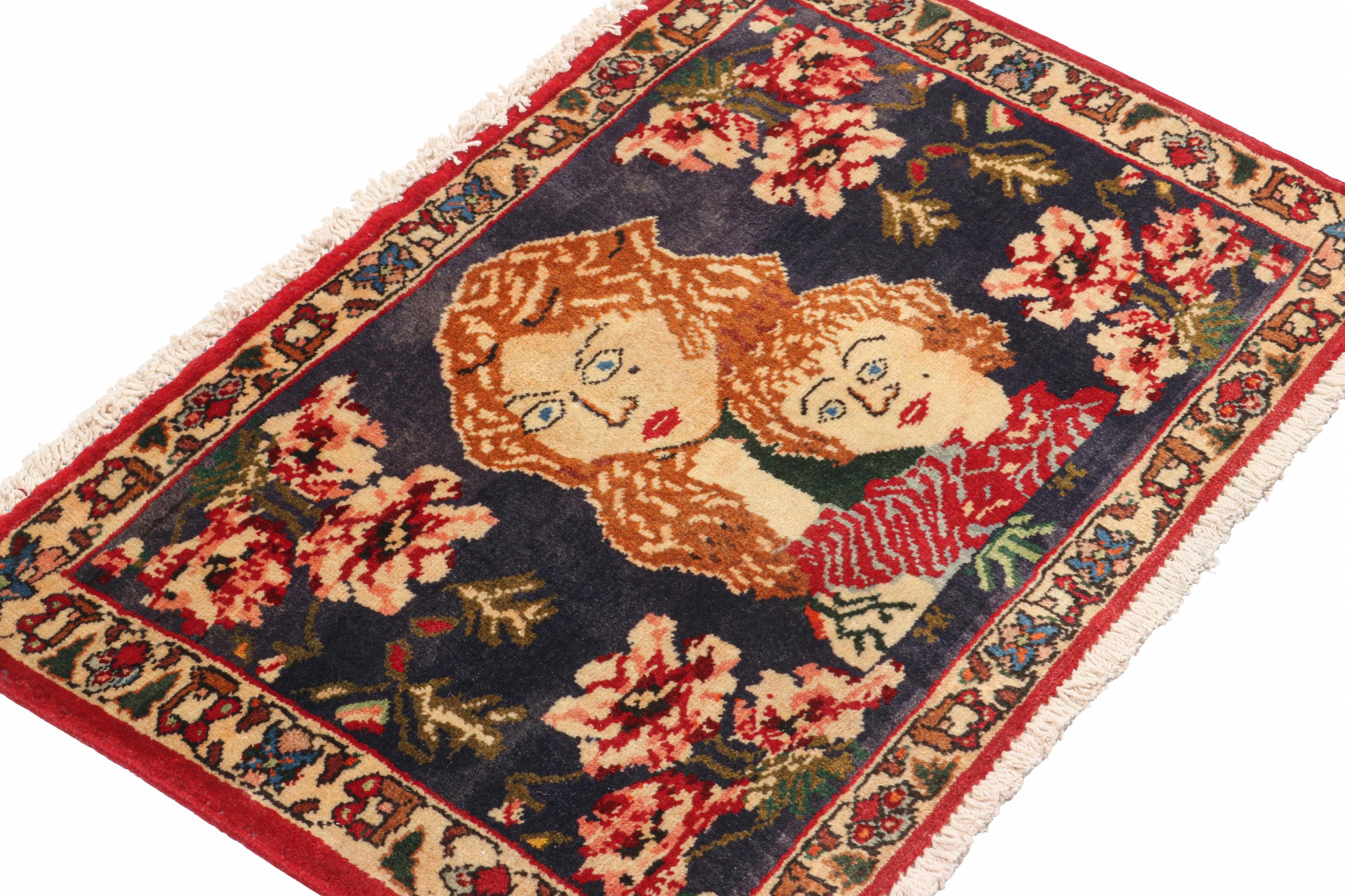 Ein 2x3 Gabbeh-Teppich, handgeknüpft aus Wolle, ca. 1950-1960. Die jüngste Ergänzung der seltenen persischen Stammeskollektionen von Rug & Kilim, mit einer individualistischen Einstellung und einem fabelhaften Look. 

Über das Design:

Dieses Stück