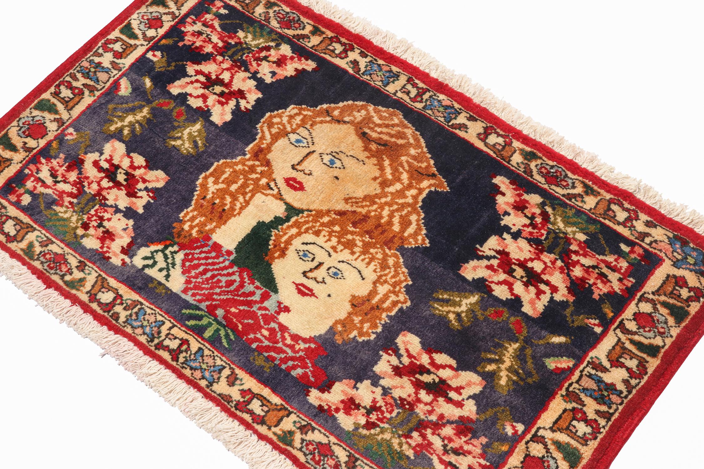 Ein 2x3 Gabbeh-Teppich, handgeknüpft aus Wolle, ca. 1950-1960. Die jüngste Ergänzung der seltenen persischen Stammeskollektionen von Rug & Kilim, mit einer individualistischen Einstellung und einem fabelhaften Look. 

Über das Design:

Dieses