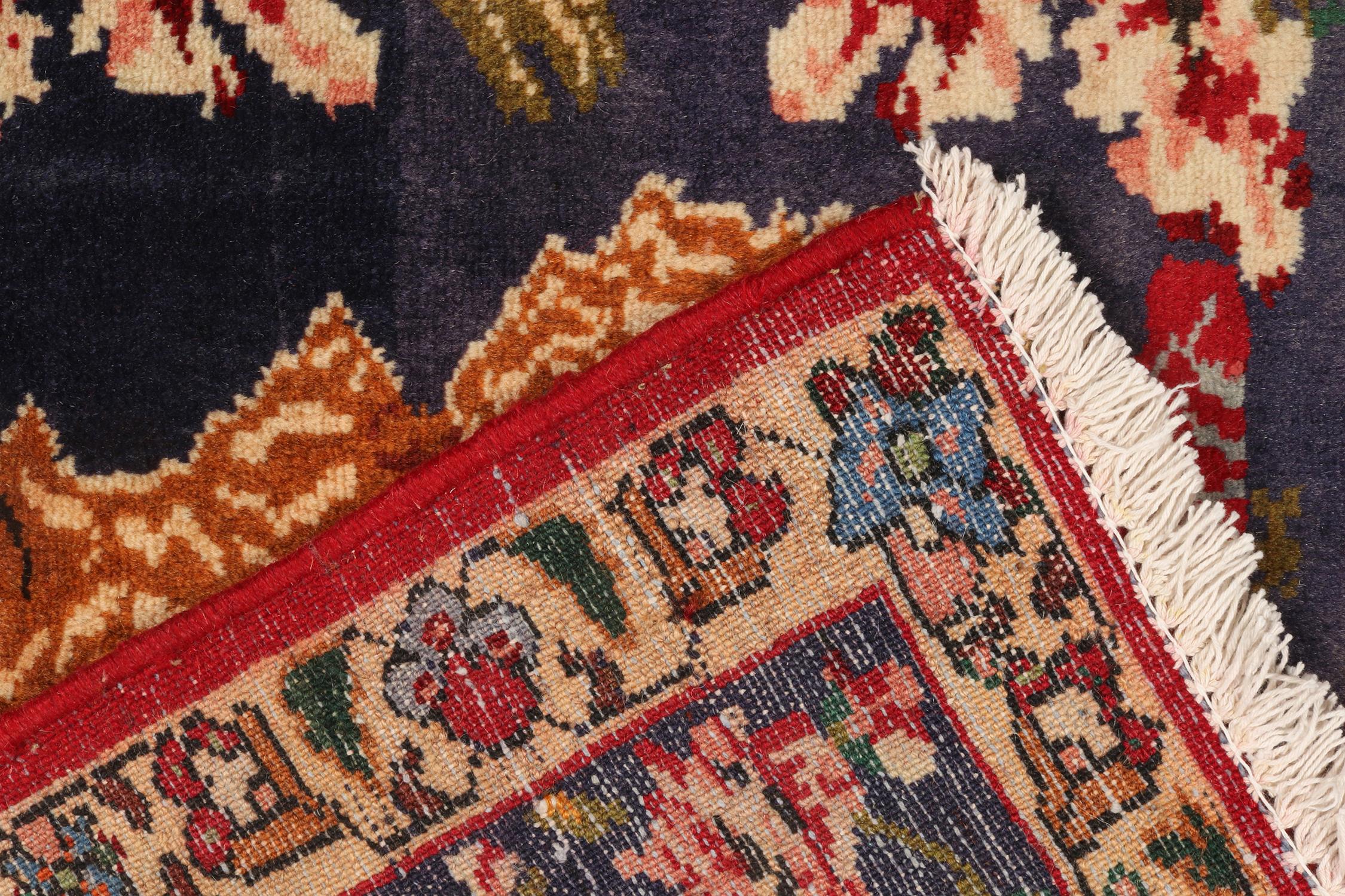 Gabbeh Vintage-Teppich in Rot und Braun mit Bildern und Mustern von Teppich & Kelim (Mitte des 20. Jahrhunderts) im Angebot
