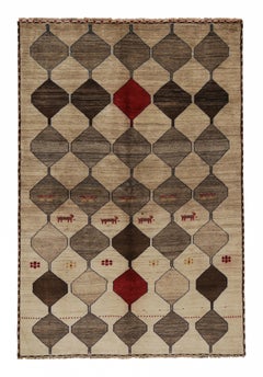 Tappeto tribale Gabbeh vintage in beige-marrone con accenti grigi e rossi di Rug & Kilim