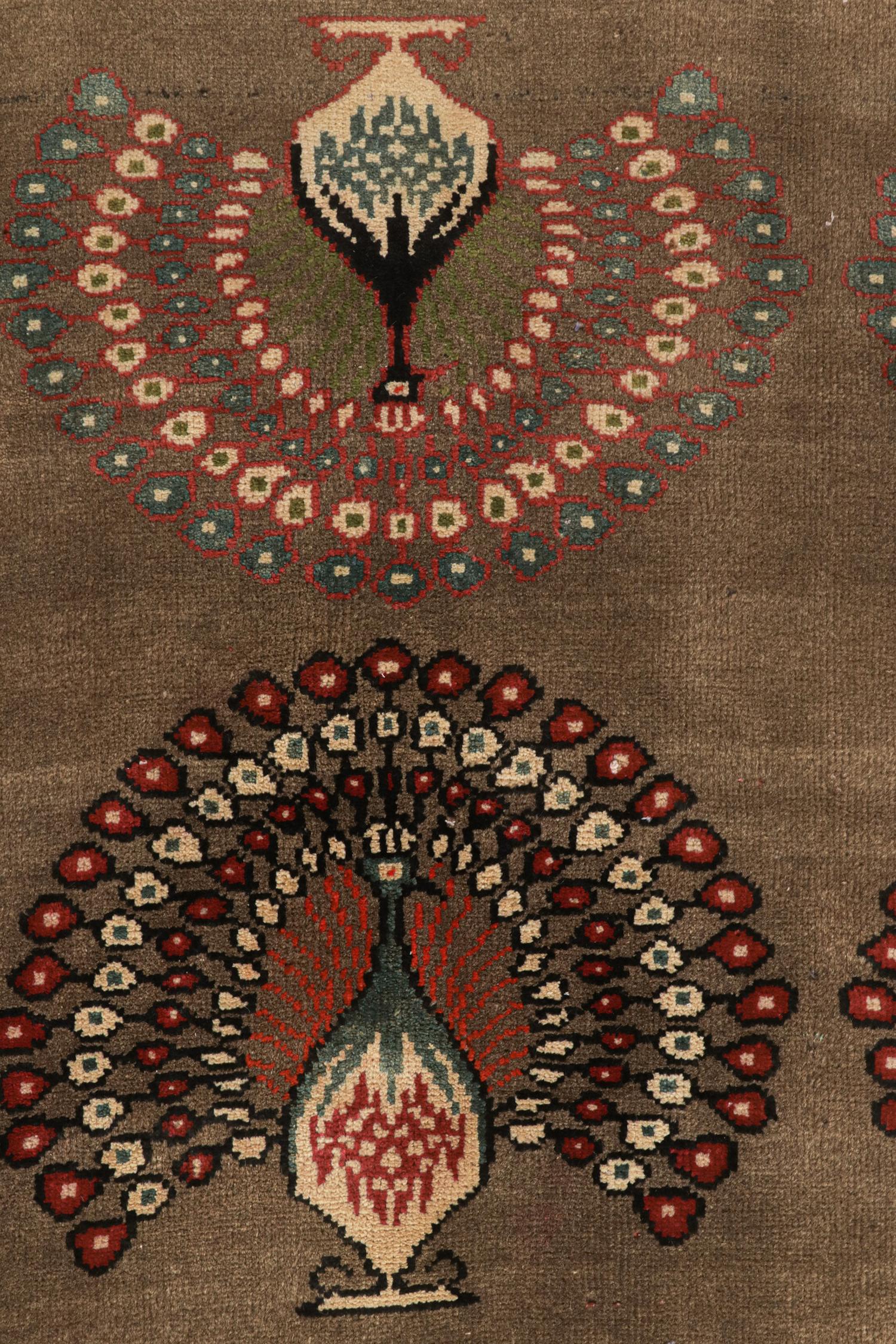 Gabbeh Stammeskunst-Teppich in Braun und farbenfrohem, malerischem Muster von Rug & Kilim (Mitte des 20. Jahrhunderts) im Angebot
