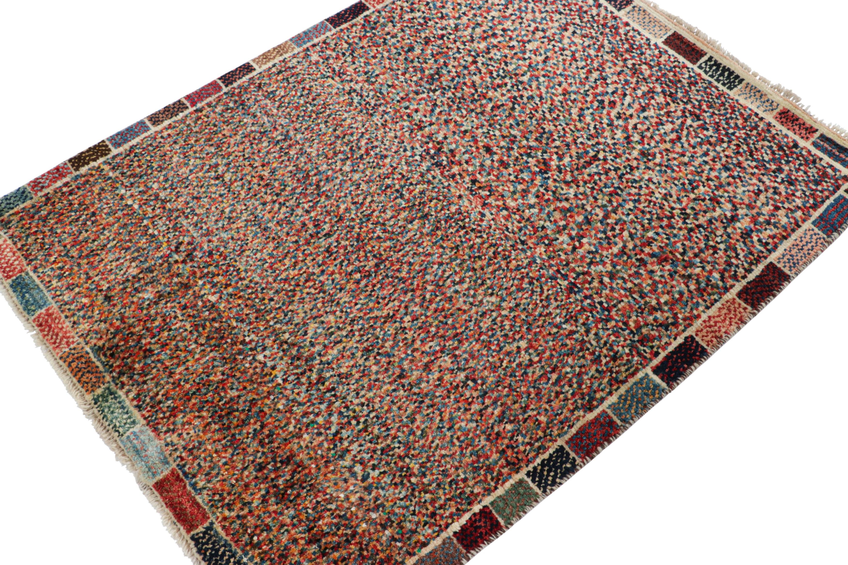Gabbeh Tribal-Teppich im Vintage-Stil mit polychromem Striae & Dots-Muster von Teppich & Kelim (Türkisch) im Angebot