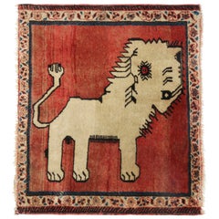 Gabbeh Stammeskunst-Teppich in Rot mit beigefarbenen Tierbildern von Rug 
Kilim, Vintage