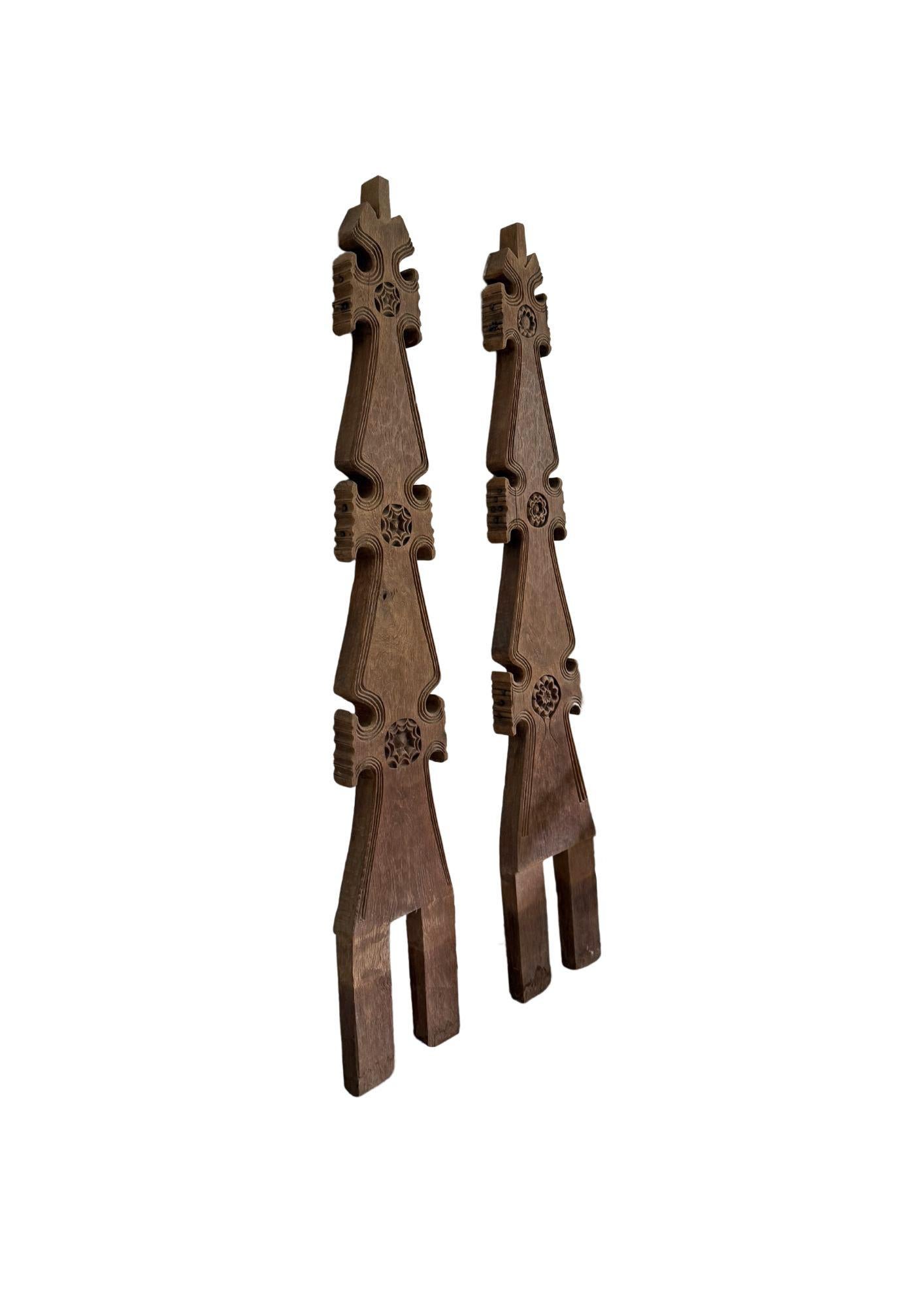 Vintage Gadang House Roof Ornaments, Hand-Carved Floral Motifs from West Sumatra For Sale 3