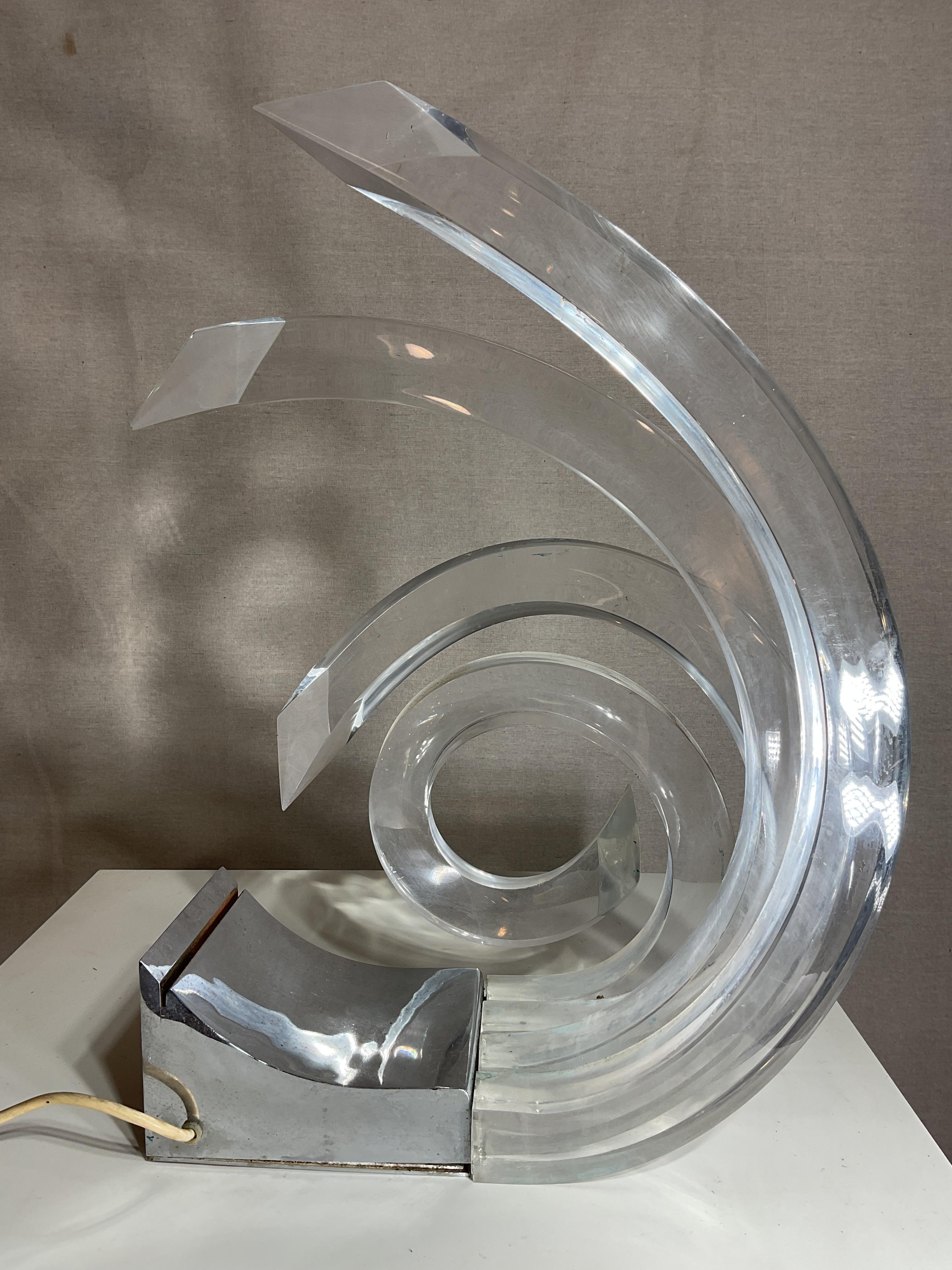Vintage Gaetano Missaglia for Missaglia Lucite Table Lamp In Good Condition For Sale In Augusta, GA