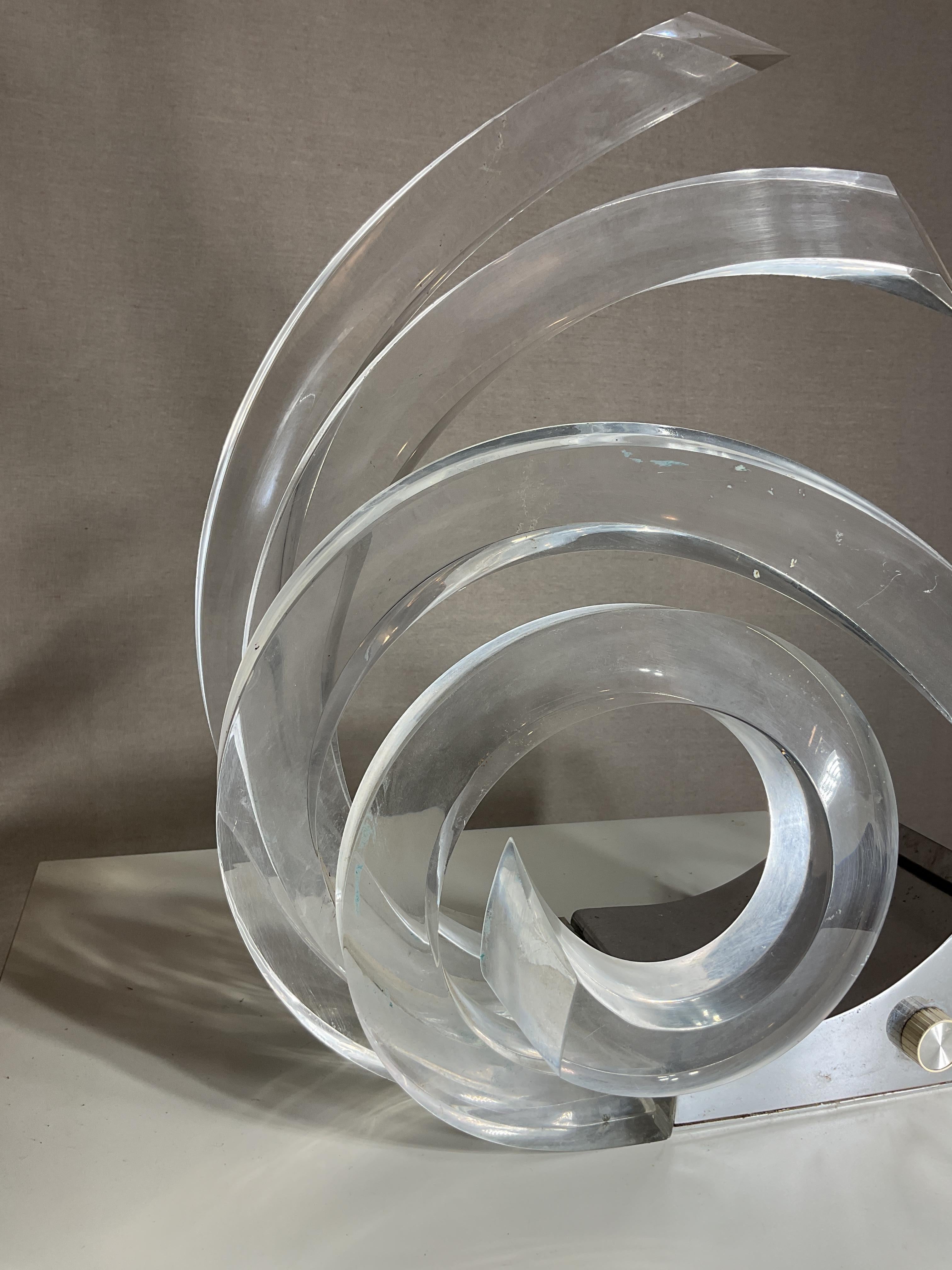 Vintage Gaetano Missaglia for Missaglia Lucite Table Lamp For Sale 1