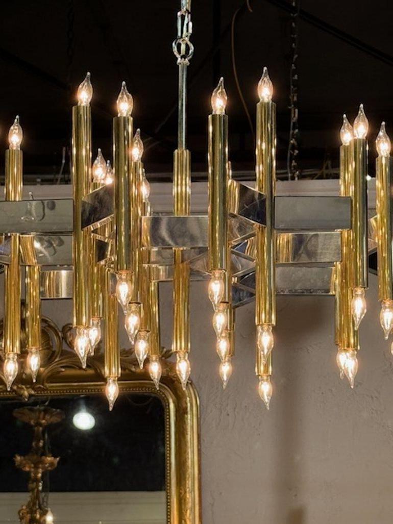 Italiano Lampadario d'epoca in ottone e cromo Gaetano Sciolari in vendita